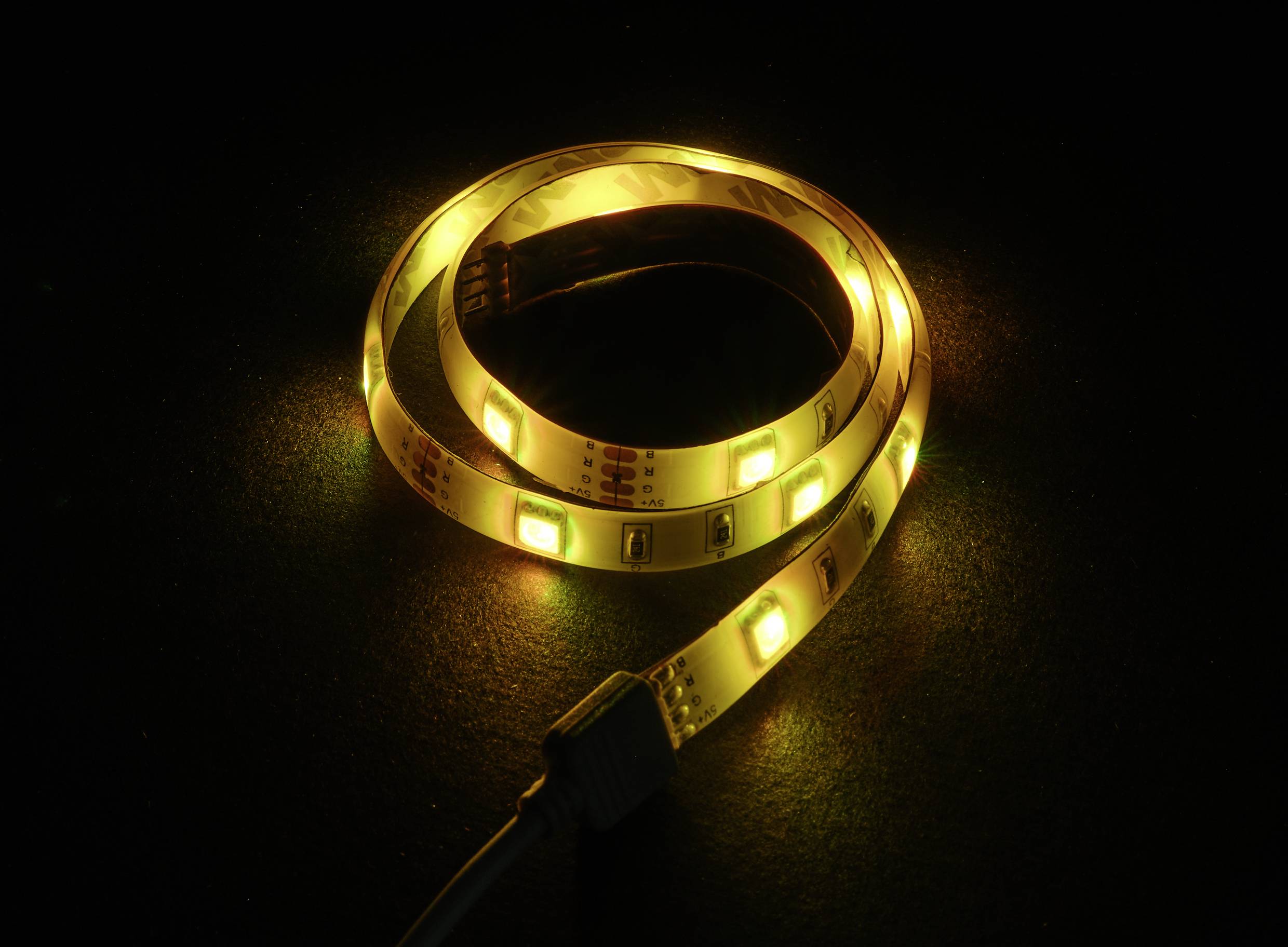 Sygonix SY-5225288 LED-Streifen-Komplettset mit Stecker 5V 150cm RGB 1St.