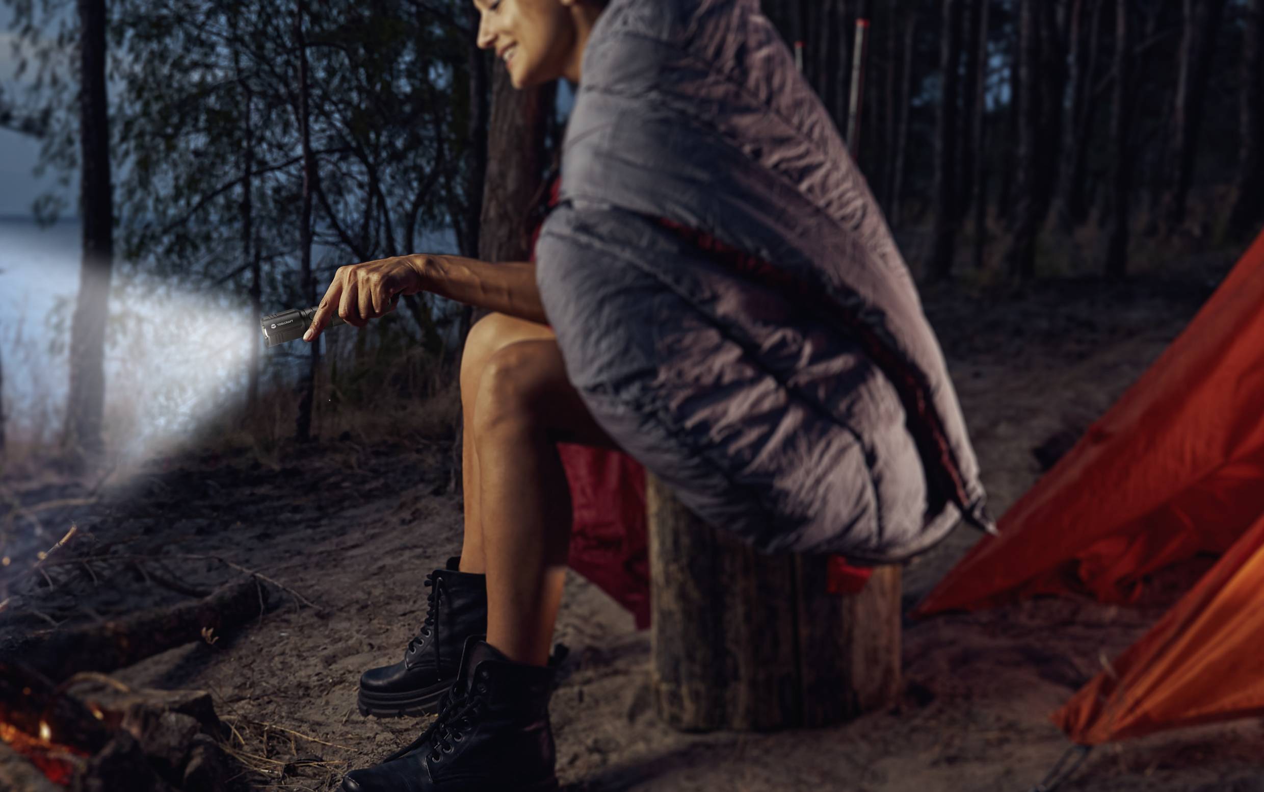 TOOLCRAFT TO-7838451 SMD LED Taschenlampe verstellbar batteriebetrieben 300lm 12h 121g