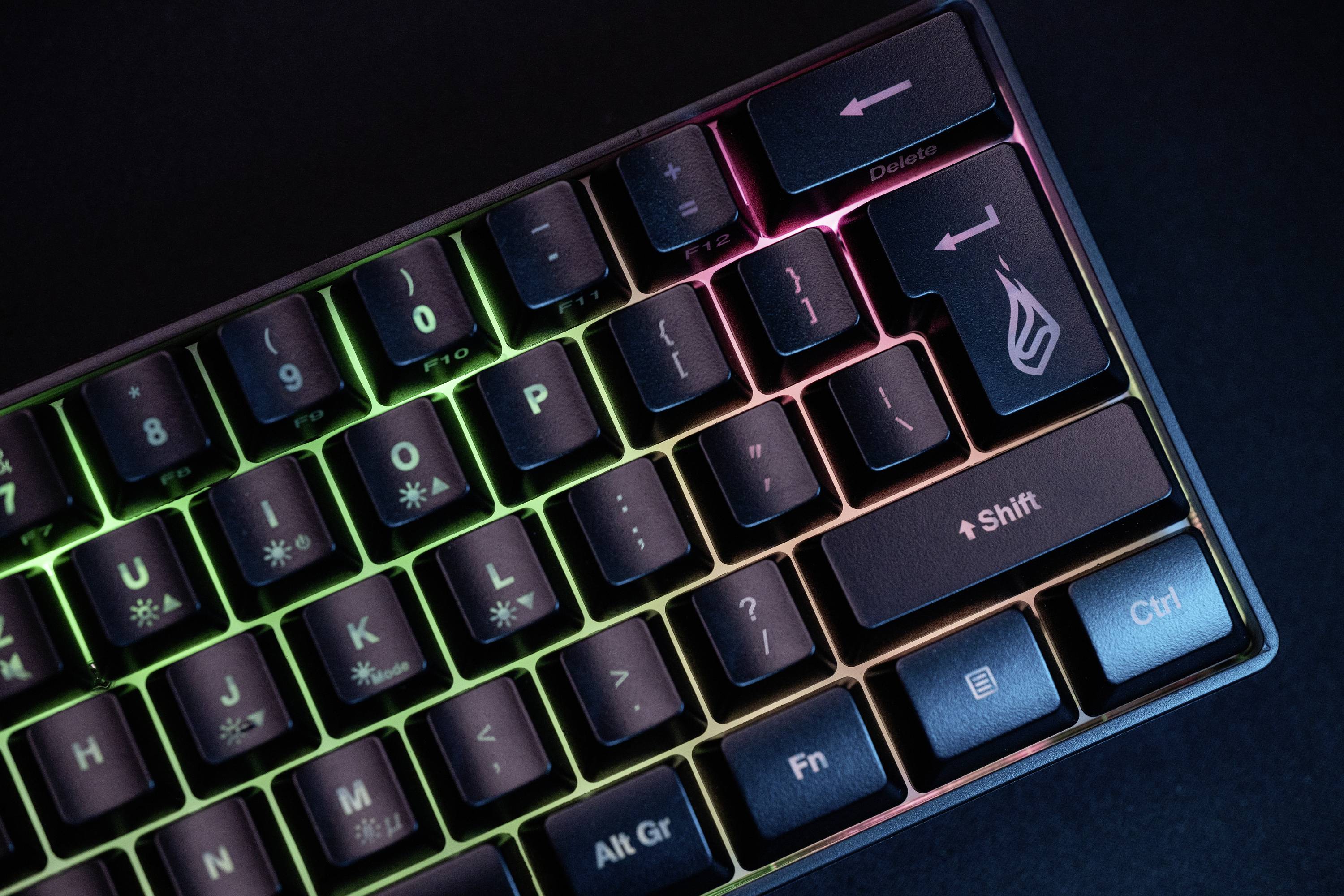 Surefire Gaming KingPin X1 Kabelgebunden, USB Gaming-Tastatur US-Englisch, QWERTY Schwarz Beleuchtet, Multimediatasten