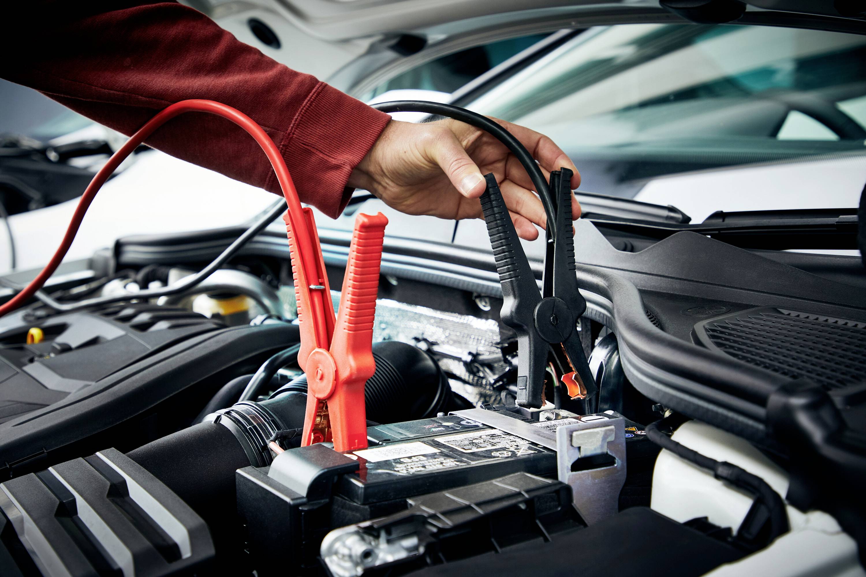 Osram Automotive BATTERYstart STARTER CABLE 200A Starthilfekabel 8.5mm² Aluminium (kupferbeschichtet) 3m mit Kunststoffzangen