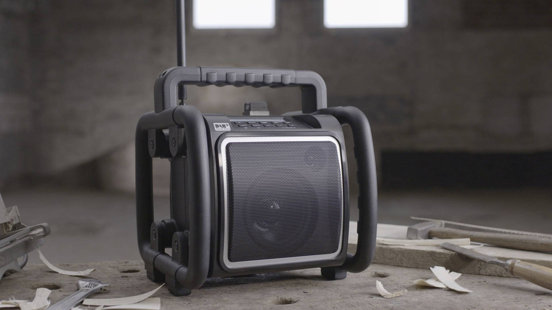 PerfectPro TeamBox Baustellenradio DAB+, UKW AUX, Bluetooth®, USB Akku-Ladefunktion, spritzwassergeschützt, staubdicht, stoßfest, wiederaufladbar