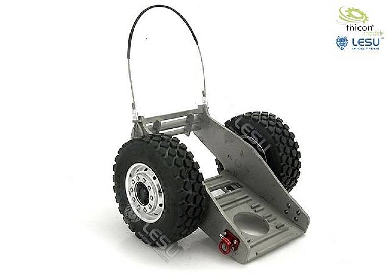 RC-Modell Anhänger-Chassis mit zwei großen Reifen, stabiler Rahmen und Anhängevorrichtung für ferngesteuerte Fahrzeuge.