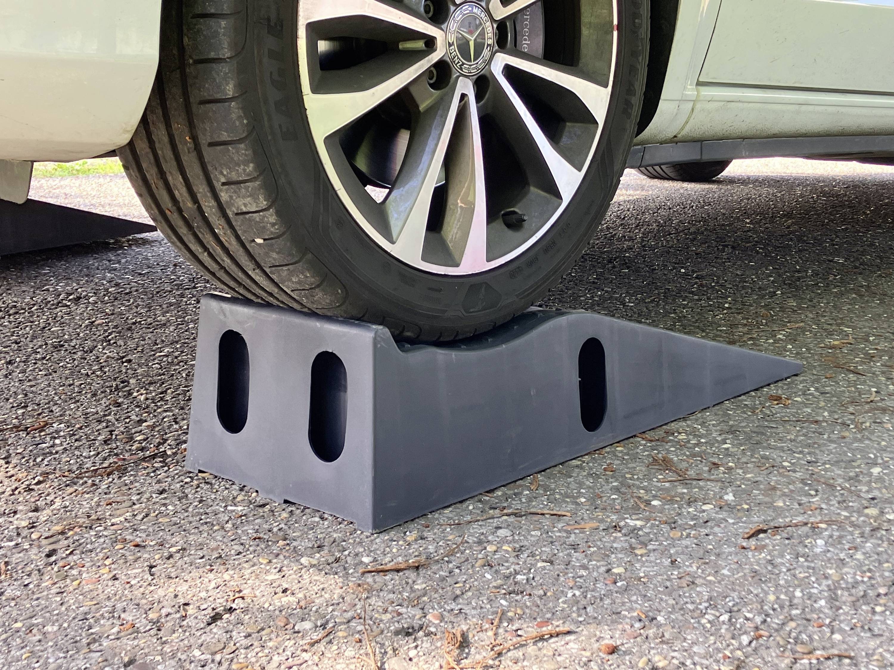 IWH Auffahrrampe 2 Stück / 3 Tonnen Auffahrrampe 3 t Arbeitshöhe: 15.5cm (max)