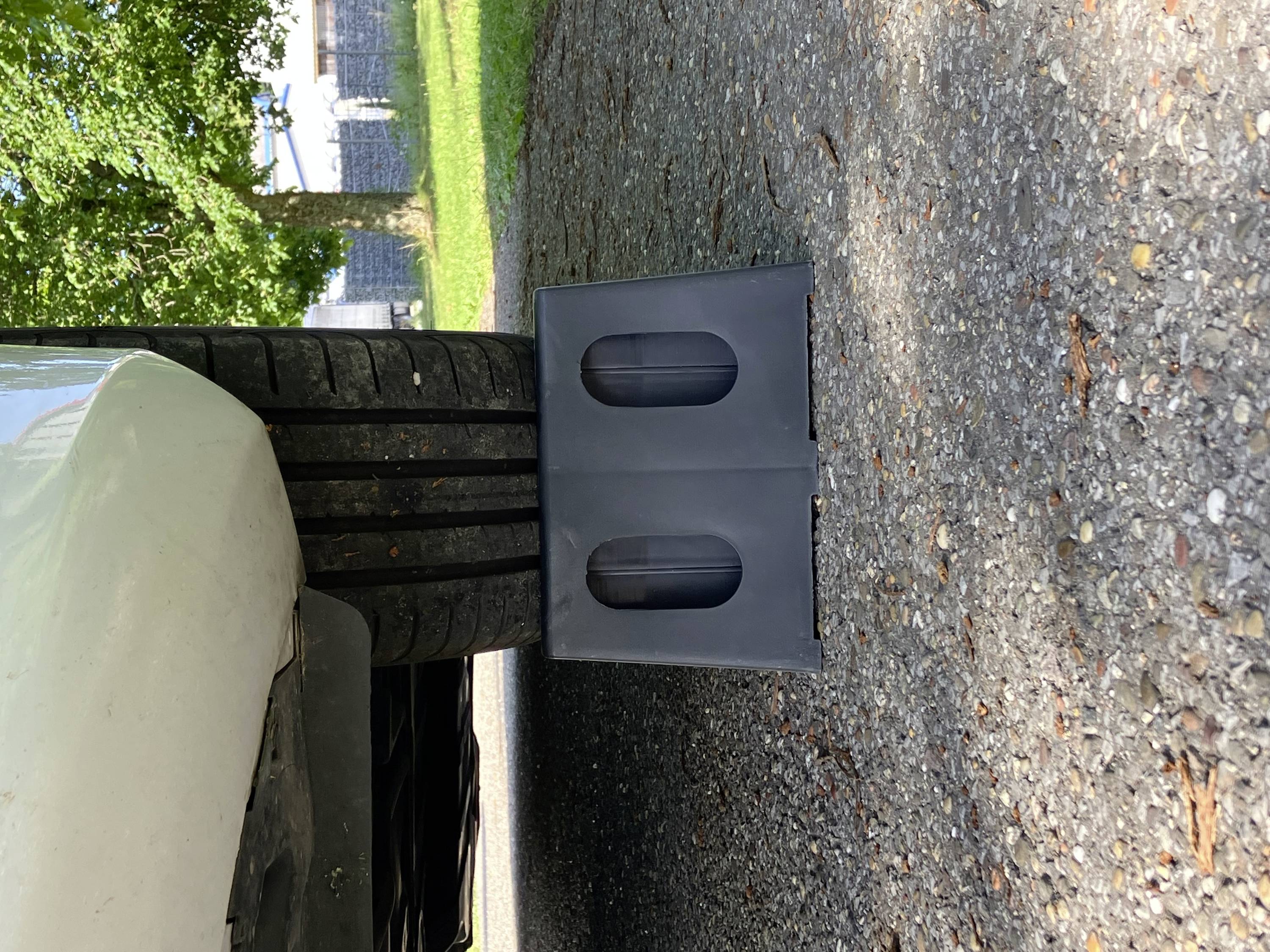 IWH Auffahrrampe 2 Stück / 3 Tonnen Auffahrrampe 3 t Arbeitshöhe: 15.5cm (max)