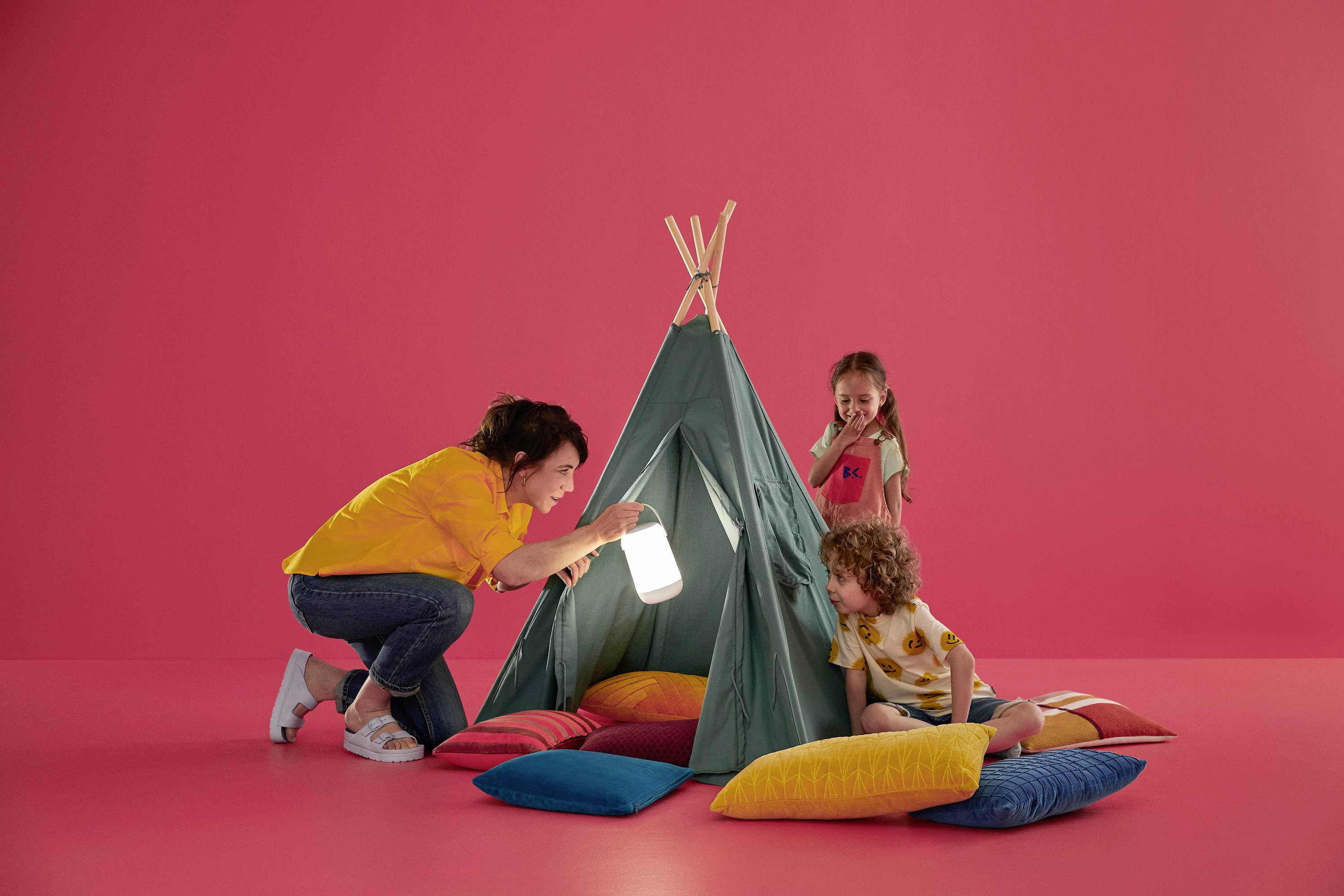 WiZ Wi-Fi BLE Mobile Portable Light EU 8719514554412 Akku-Tischlampe LED 13.5 W Weiß