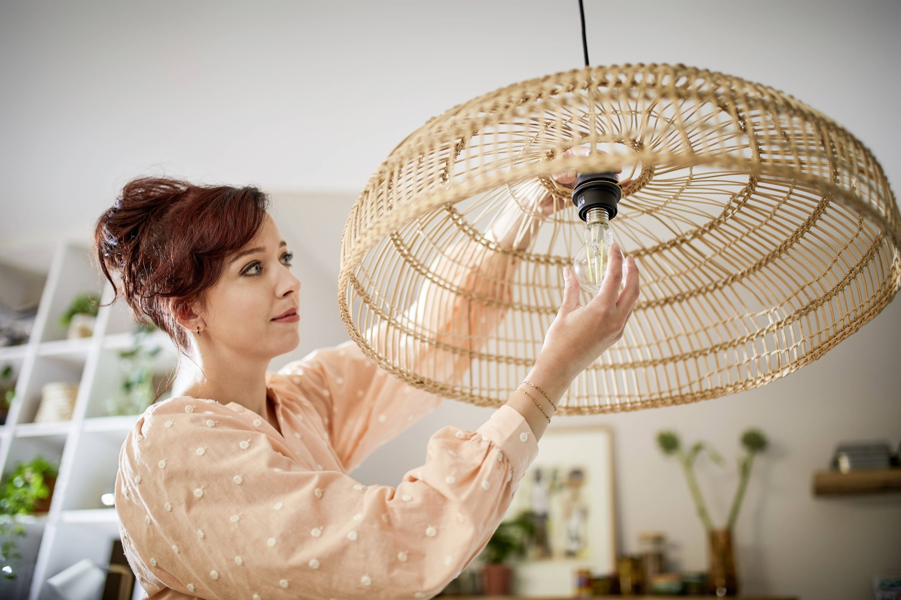 Philips 8719514435698 LED EEK A (A - G) E27 Glühlampenform 5.2 W = 75 W Neutralweiß (Ø x L) 70 mm x 127 mm 1 St.