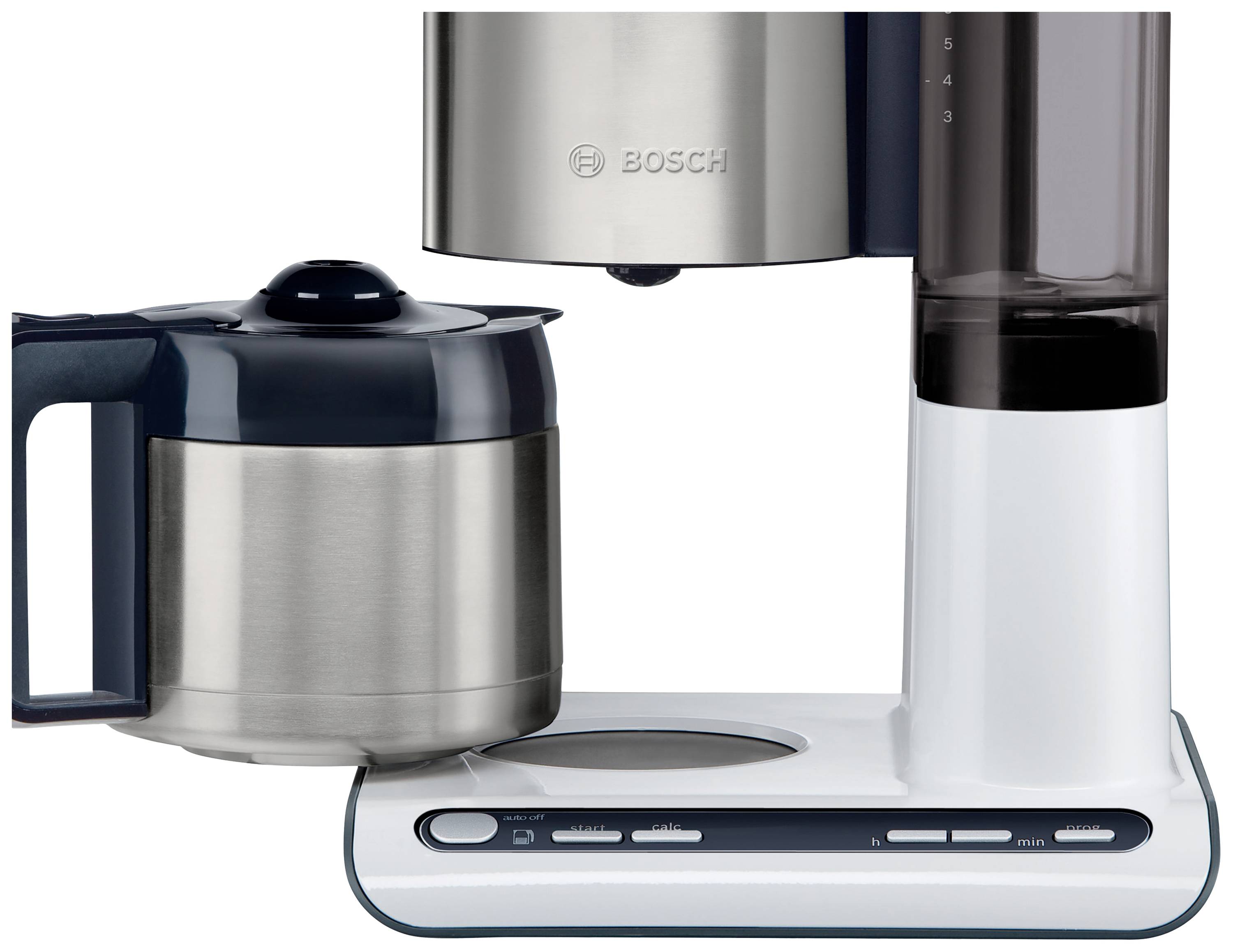 Filterkaffeemaschine mit Edelstahlkanne, weißen Gehäuse und Bedienelementen an der Basis.