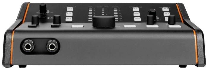 Ein graues Audio-Interface mit mehreren Reglern und Tasten, zwei Klinkenanschlüsse vorne.