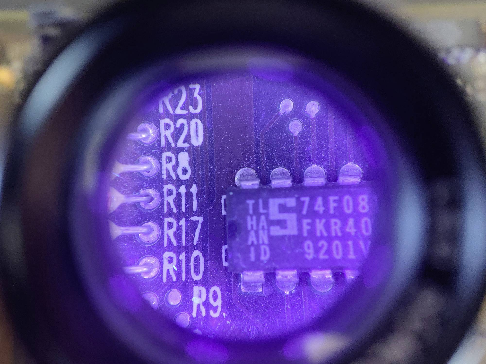 Ideal Tek LE.003UV.ITU 10X Lupe mit mm-Skala, 8 UV LED Handlupe mit LED-Beleuchtung Vergrößerungsfaktor: 10 x Linsengröße: (Ø)