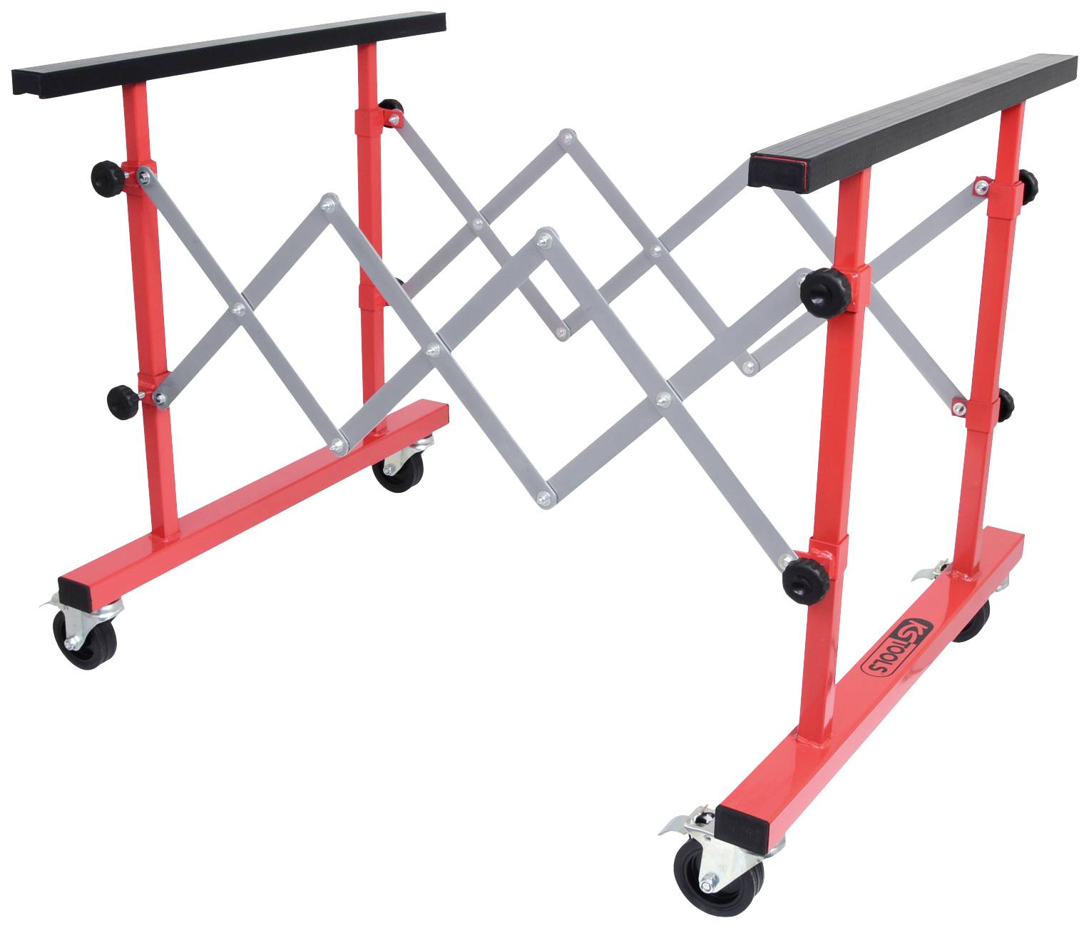 Ein klappbarer, roter Werkstattständer mit Rollen, ideal zum Tragen oder Stabilisieren langer Werkstücke in einer Werkstattumgebung.