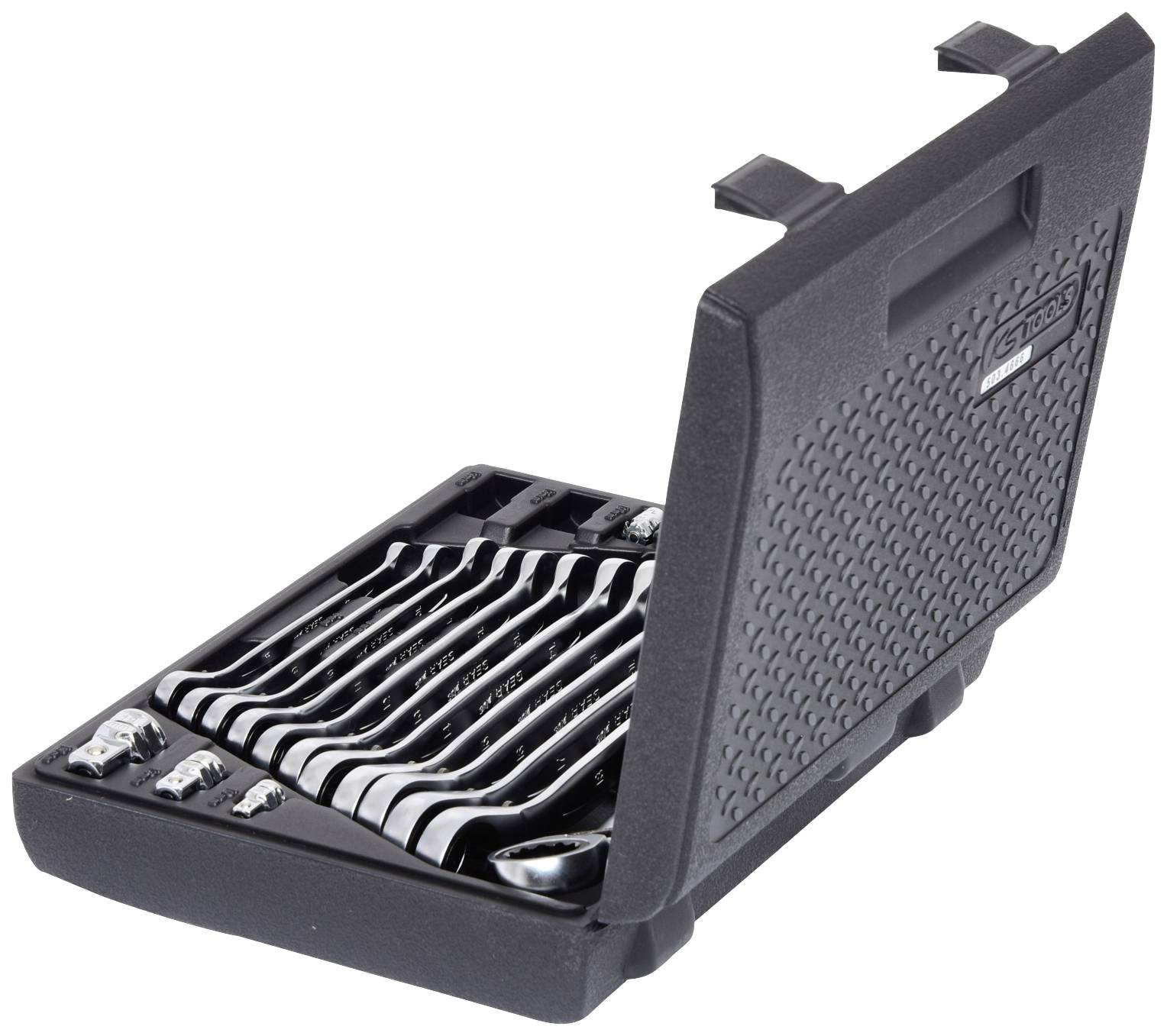 Ein offener Werkzeugkoffer mit mehreren Ring- und Maulschlüsseln in verschiedenen Größen, ordentlich angeordnet.