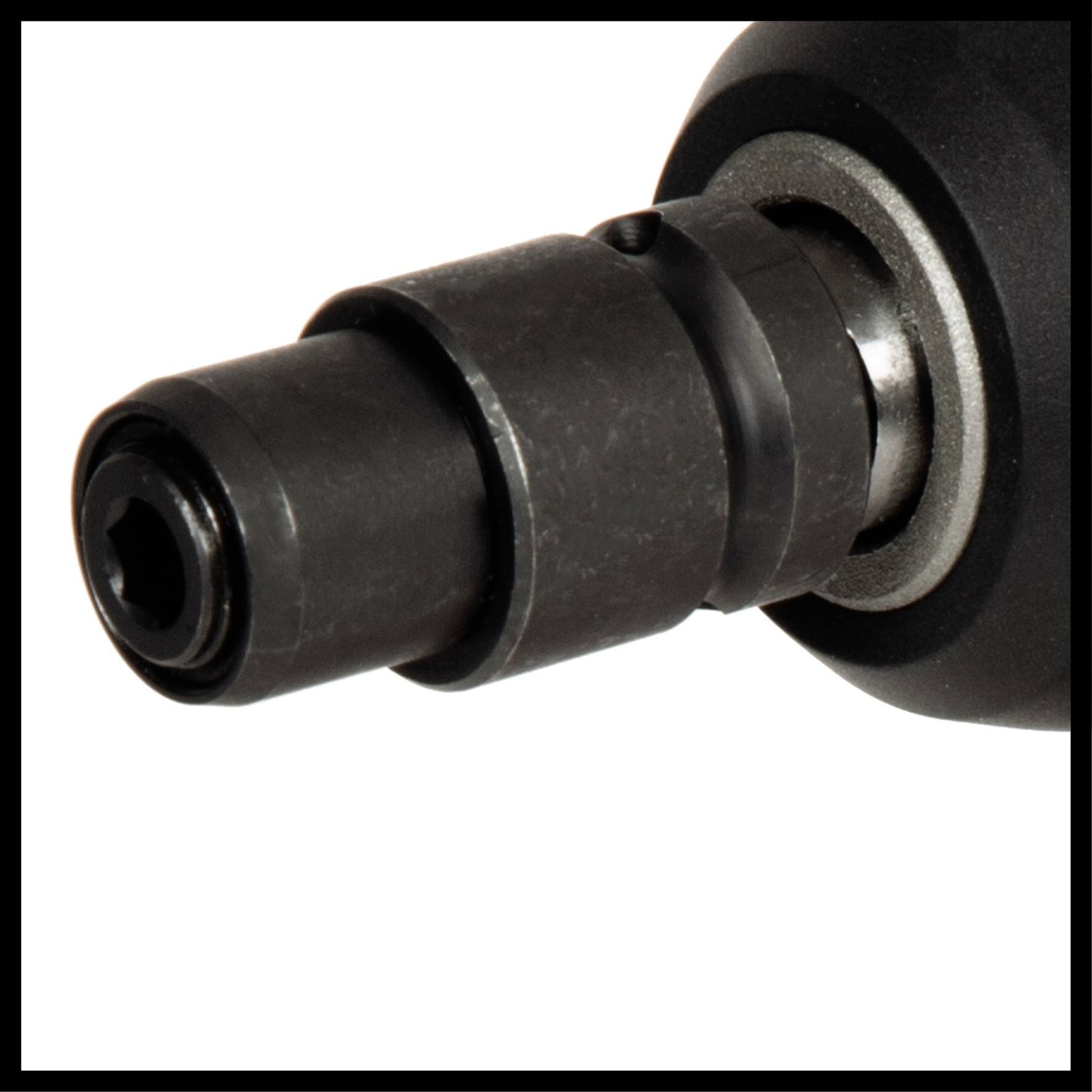 Nahaufnahme eines Metallbohrfutters mit eingesetztem Bohrer.