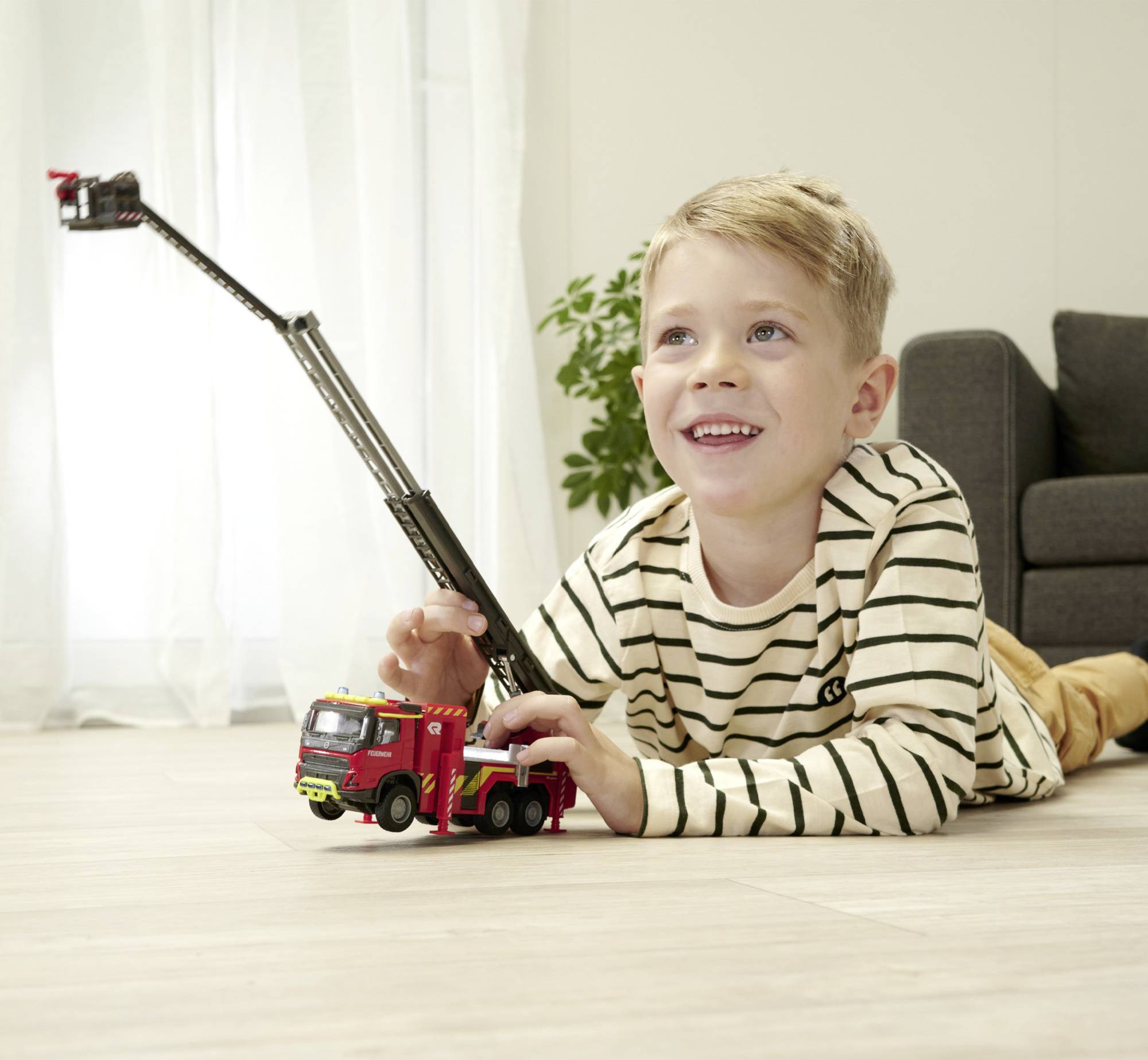 Majorette Volvo Truck Fire Engine Fertigmodell Nutzfahrzeug Modell