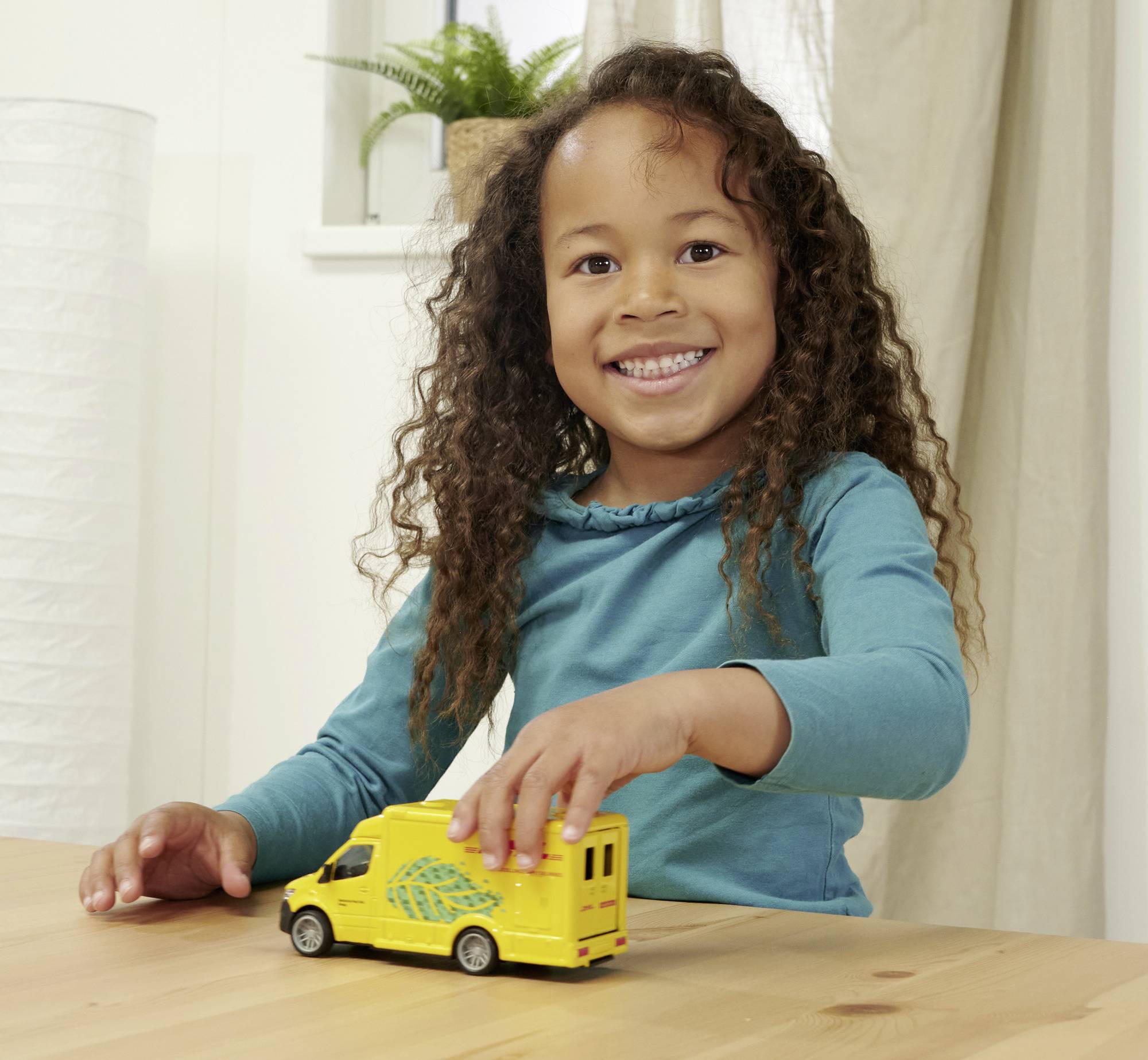 Majorette Mercedes-Benz Sprinter DHL Modellauto