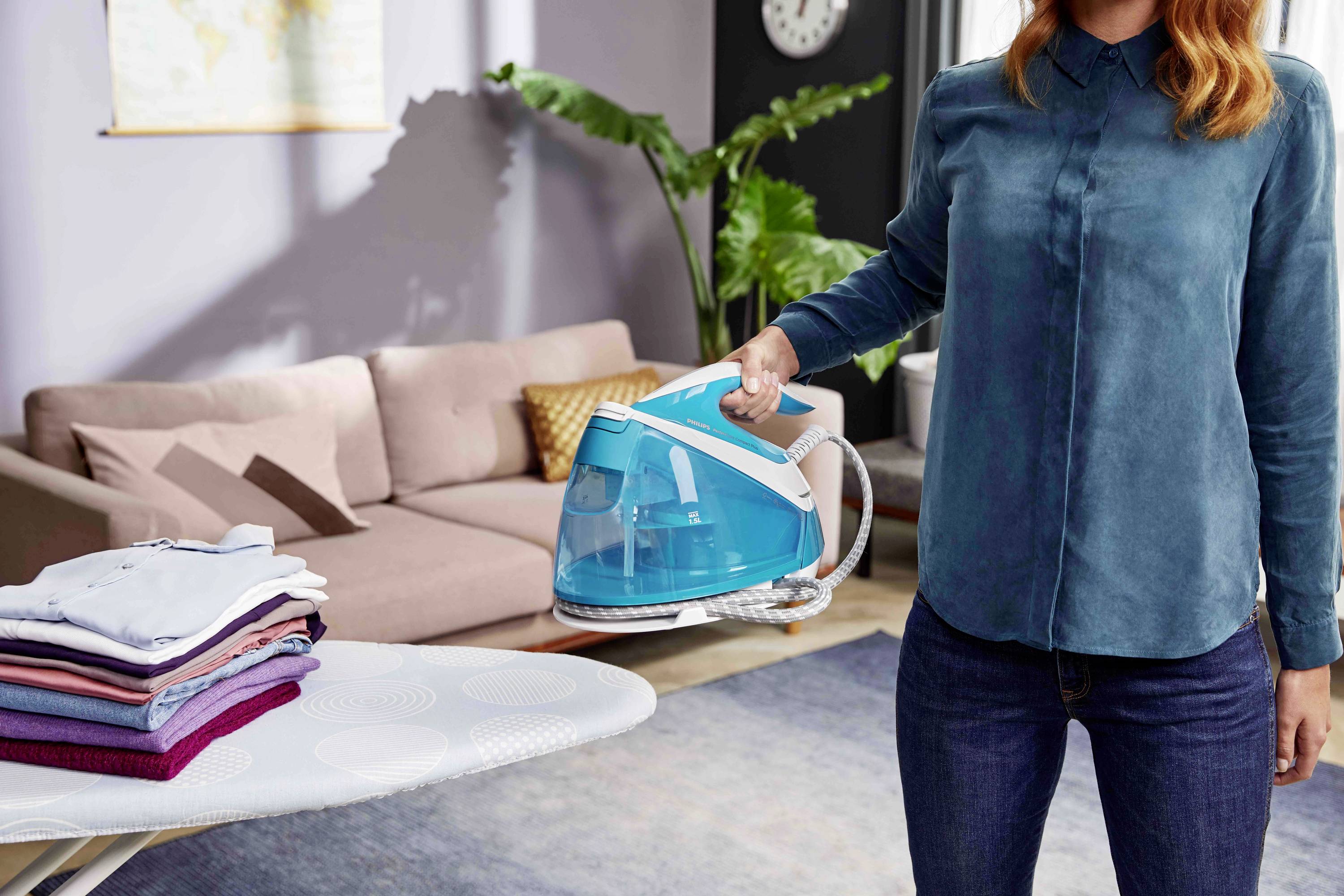 Philips PerfectCare Compact Plus GC7923/20 Dampfbügelstation 2400 W Hellblau, Weiß