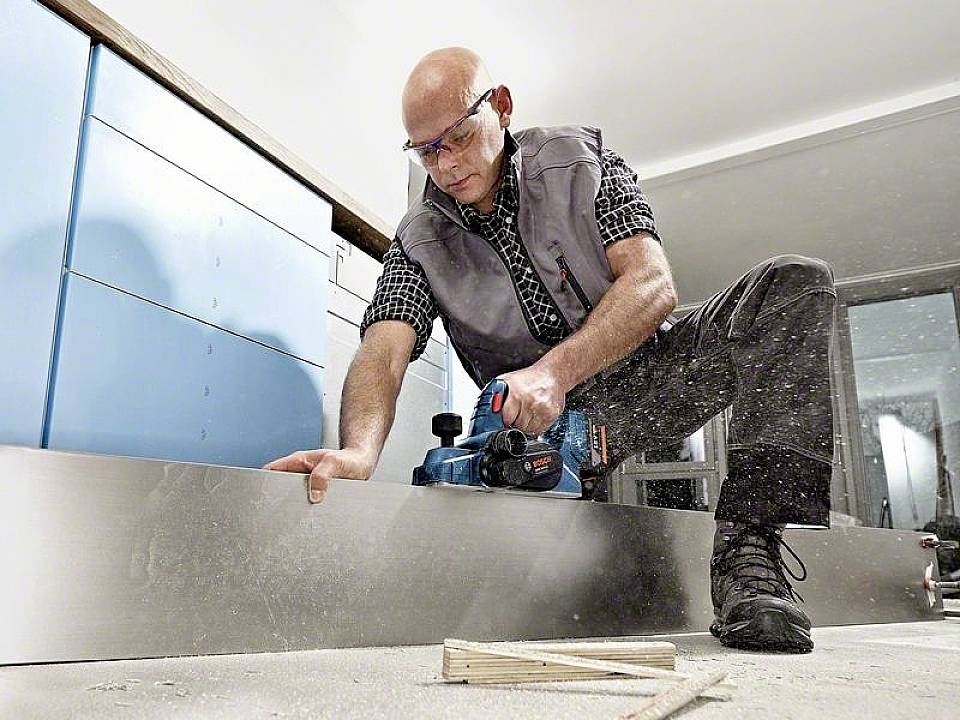 Bosch Professional GHO 18V-Li (C) CLC Akku-Hobel ohne Akku Hobel-Breite: 82 mm 18 V Falztiefe (max.): 8 mm