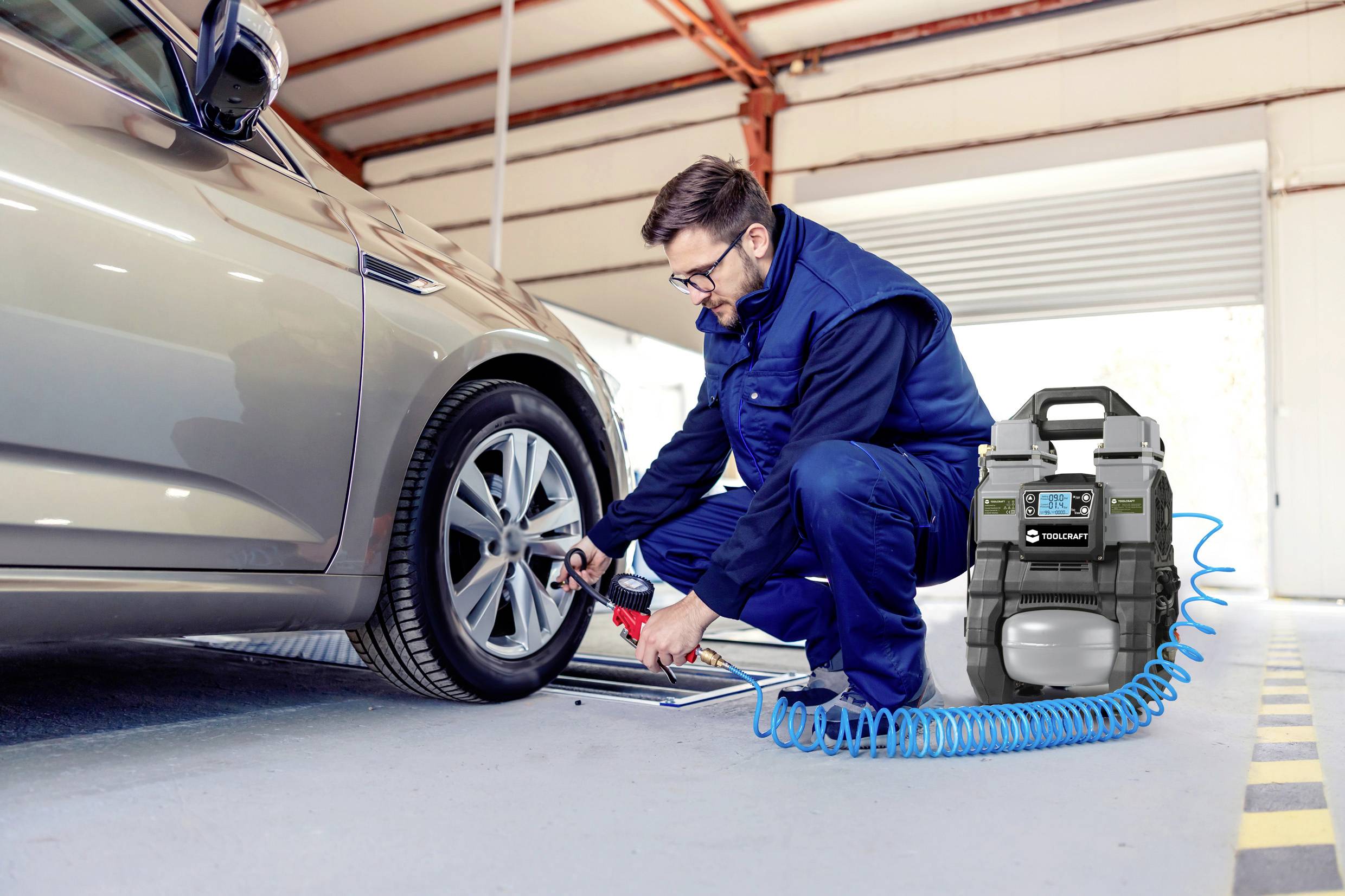 TOOLCRAFT TO-7858587 Druckluftkompressor 18 VDC/230 VAC 9 bar