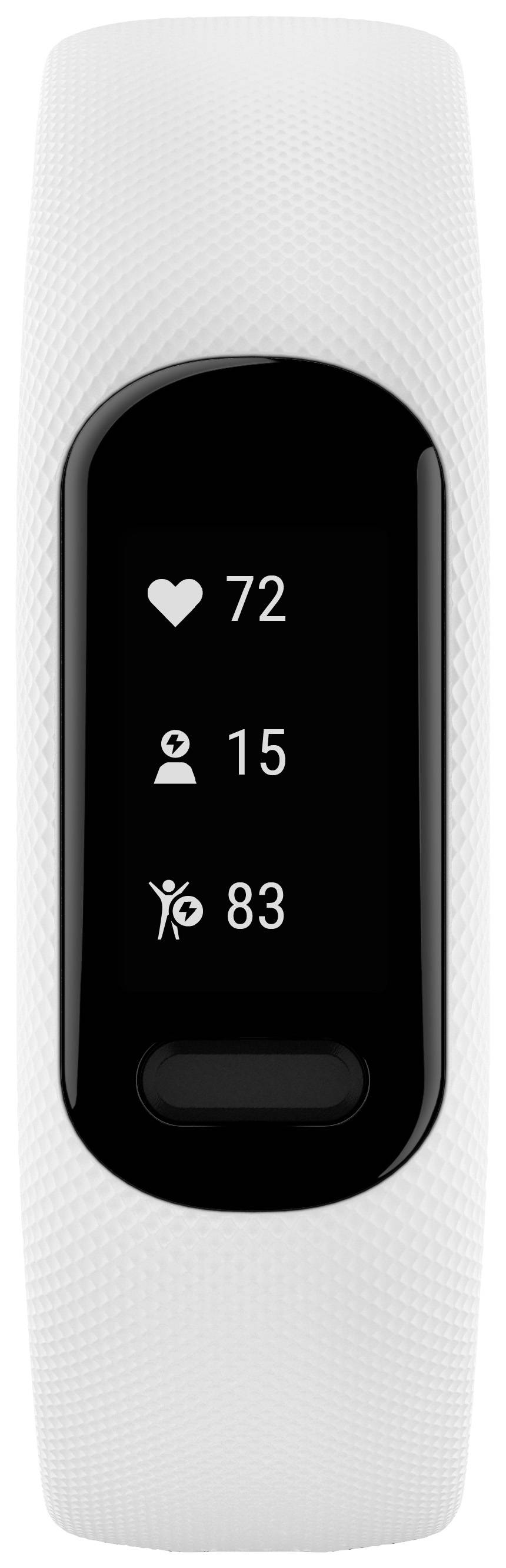 Ein Fitness-Tracker mit weißem Armband zeigt auf dem Display: Herzfrequenz 72, Schritte 15, Aktivität 83.