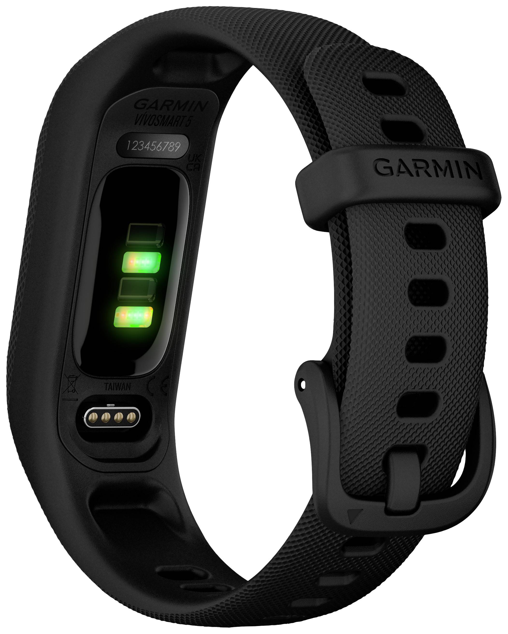 Schwarzes Fitness-Armband mit grünem Lichtsensor und Markenlogo auf der Rückseite.