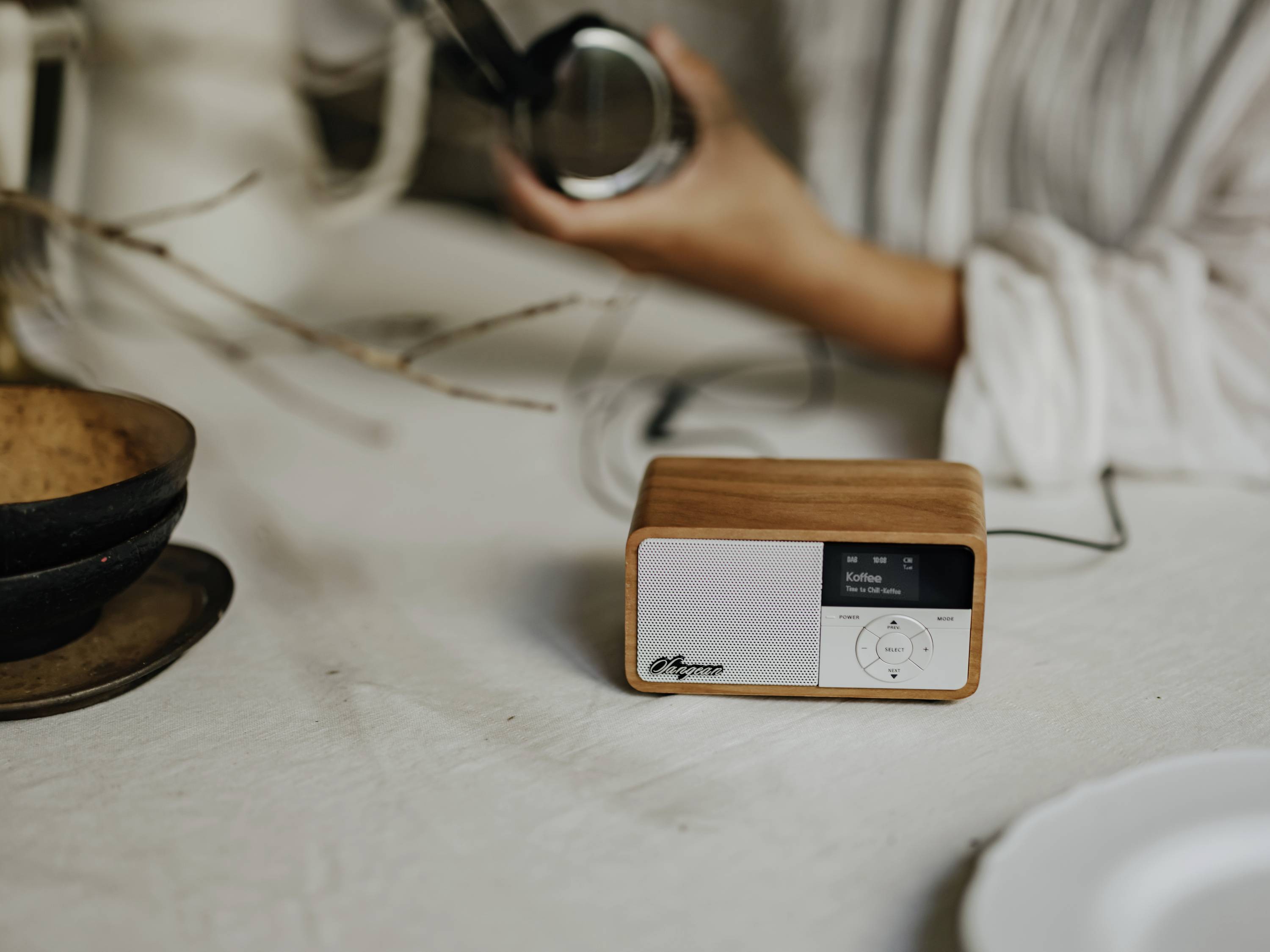 Sangean DDR-7X Tischradio DAB+, UKW AUX, Bluetooth® Tastensperre, wiederaufladbar Holz (hell)