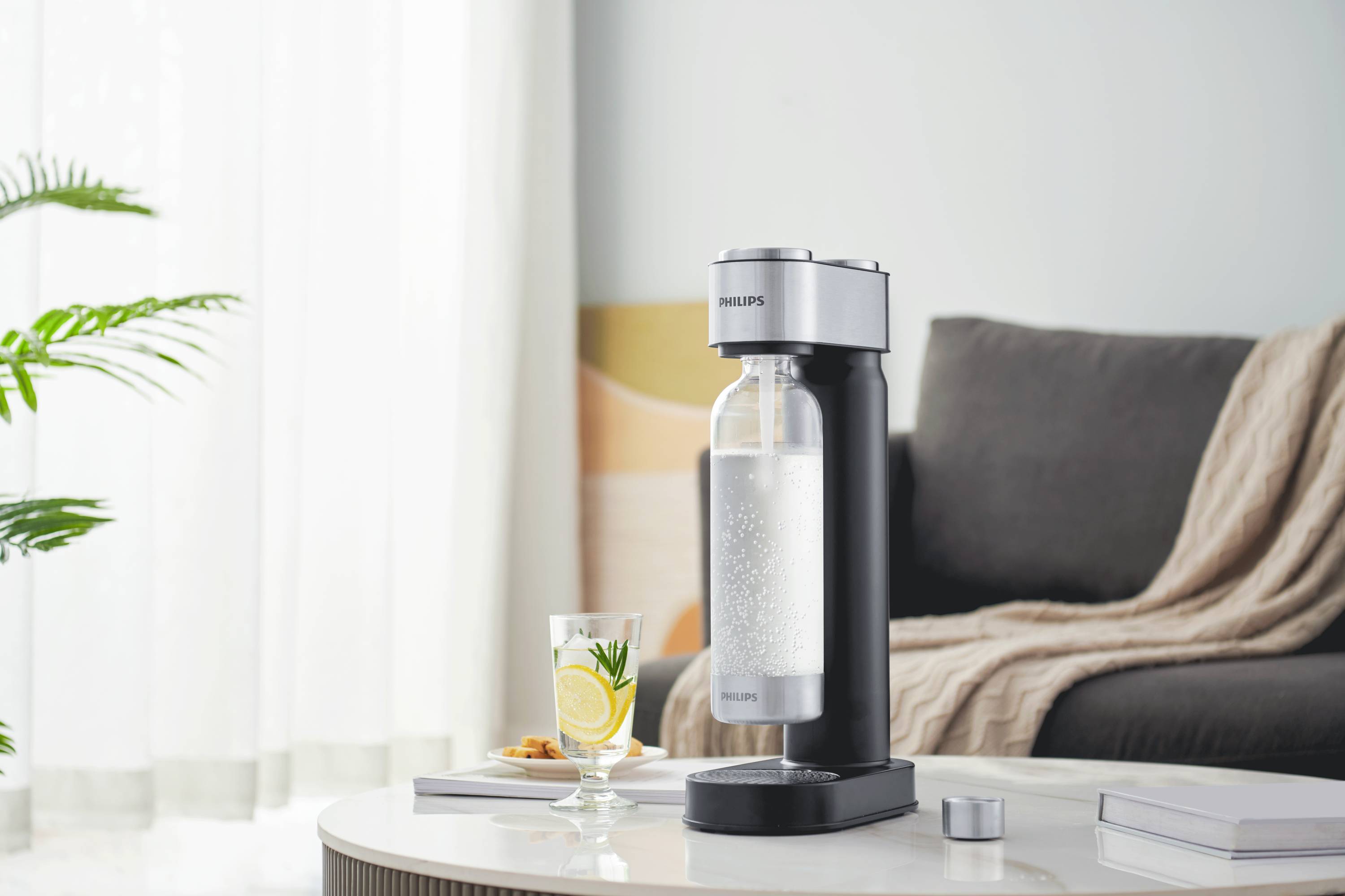 Philips Home Wassersprudler Aqua Soda Maker schwarz Grundgerät, und 1 CO2-Zylinder, inkl. 1 PET-Flasche