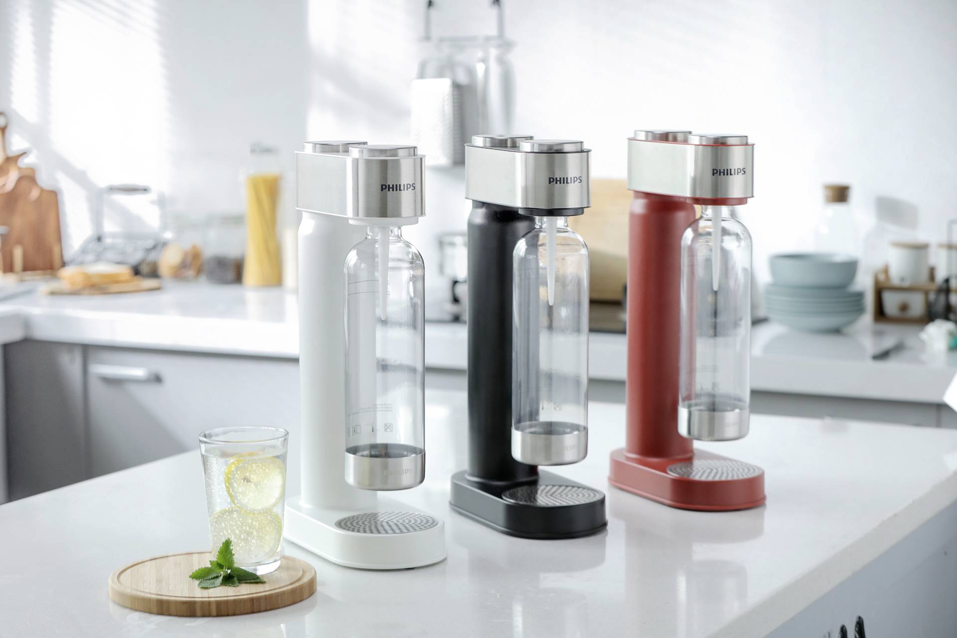 Philips Home Wassersprudler Aqua Soda Maker weiß Grundgerät, und 1 CO2-Zylinder, inkl. 1 PET-Flasche