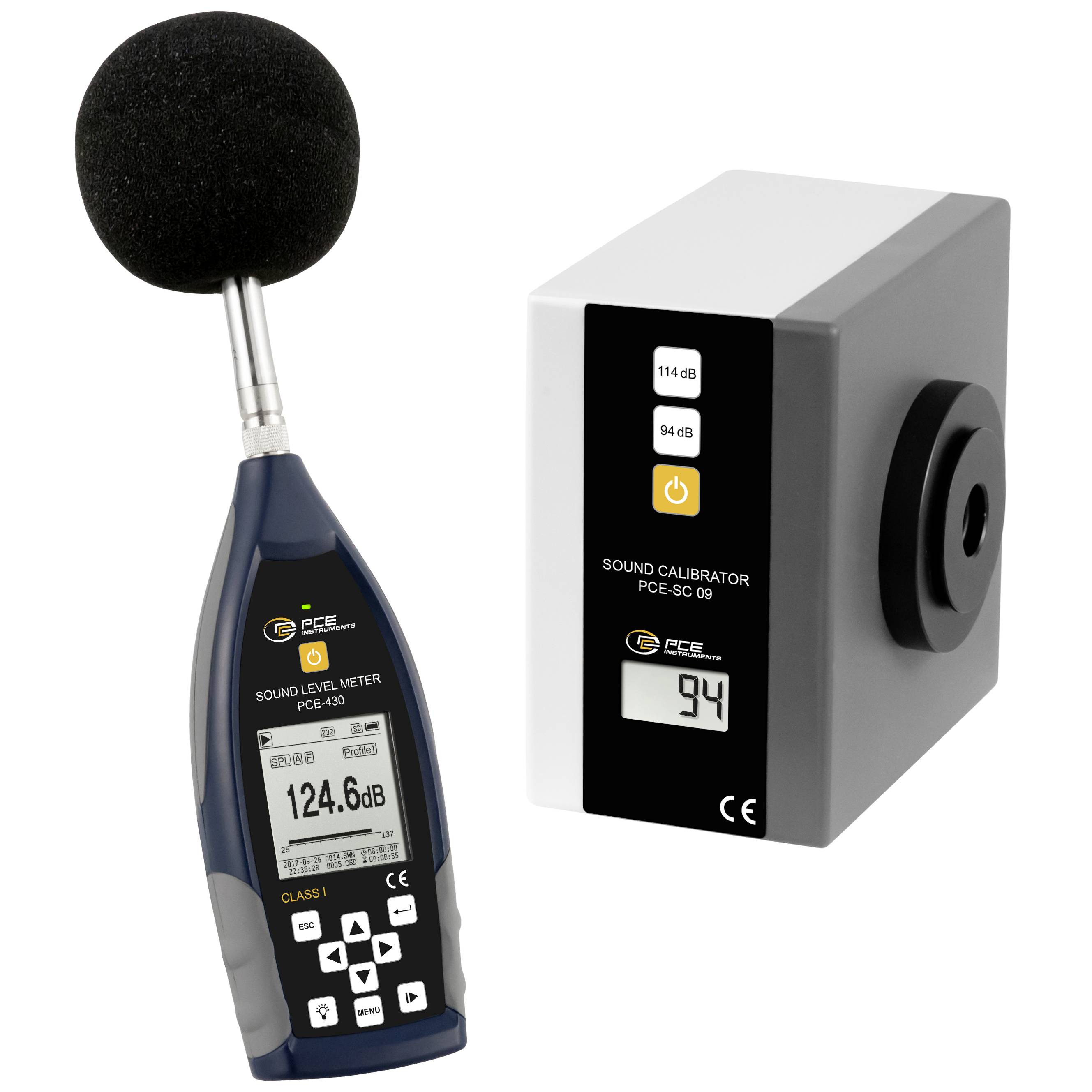 Schallpegelmesser mit Schaumstoff-Mikrofon und einer Schallkalibrierbox mit Anzeige von 94 dB, verwendet zur Kalibrierung von Audiomessungen.