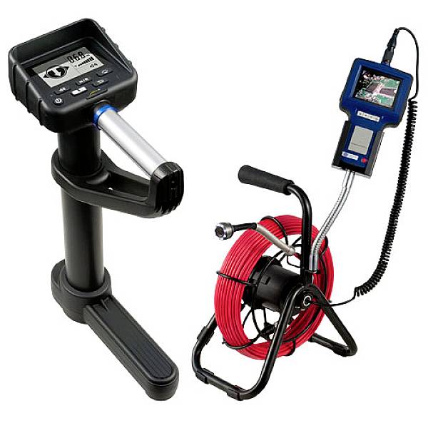 Ein elektronisches Handgerät und eine Kabeltrommel mit integriertem Bildschirm, zur Inspektion oder Ortung von Rohren oder Leitungen.