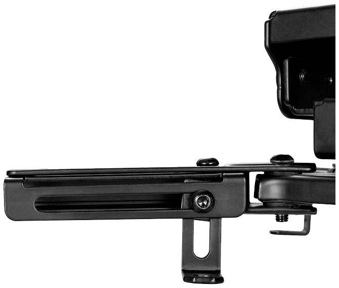 Nahaufnahme eines schwarzen Metall-Gelenkarms, der für die Montage eines Bildschirms oder Geräts an einer Wand verwendet wird.