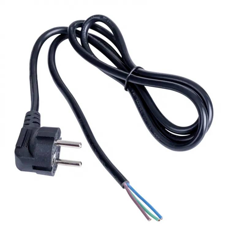 Schwarzes Stromkabel mit einem Stecker und offenen Enden, bereit zur Verdrahtung oder Reparatur.