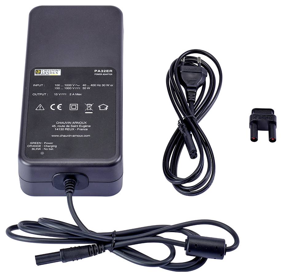 Netzteil mit Kabel und europäischem Stecker, gekennzeichnete technische Spezifikationen auf Vorderseite: Input 100-240V, Output 48V, 2A.