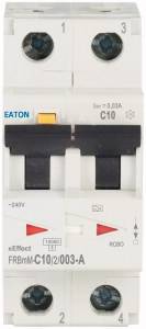 Ein 2-poliger Schutzschalter von Eaton mit einer Nennstromstärke von C10 und einer Auslösespannung von 240V, Modell FRBmM-C10/2/003-A.