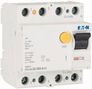 Weißer Fehlerstromschutzschalter von Eaton für 25A, mit Testknopf, blauen Anschlussöffnungen, geeignet für 230V/400V AC.