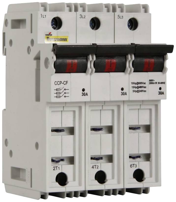 Ein dreipoliger Leitungsschutzschalter für elektrische Systeme mit jeweils 30 Ampere in den Schaltern.