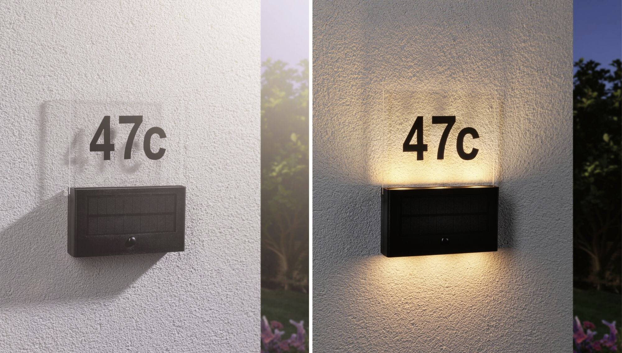 Hausnummer '47c' an einer Außenwand, beleuchtet und unbeleuchtet. Links: Tageslichtansicht. Rechts: Abendansicht mit Licht.