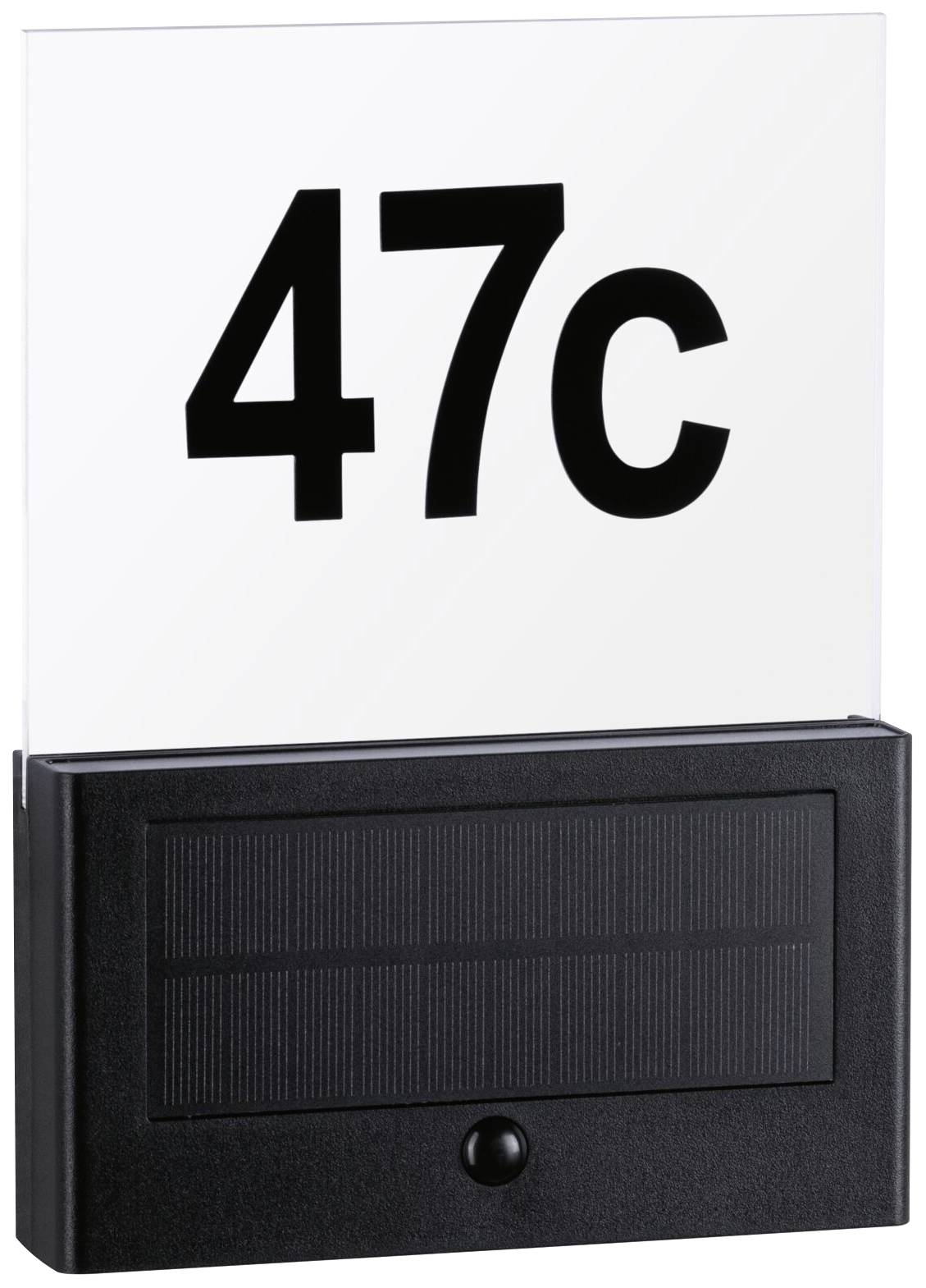 Transparentes Türschild mit der Nummer '47c', darunter ein schwarz-paneliges Solarlicht.