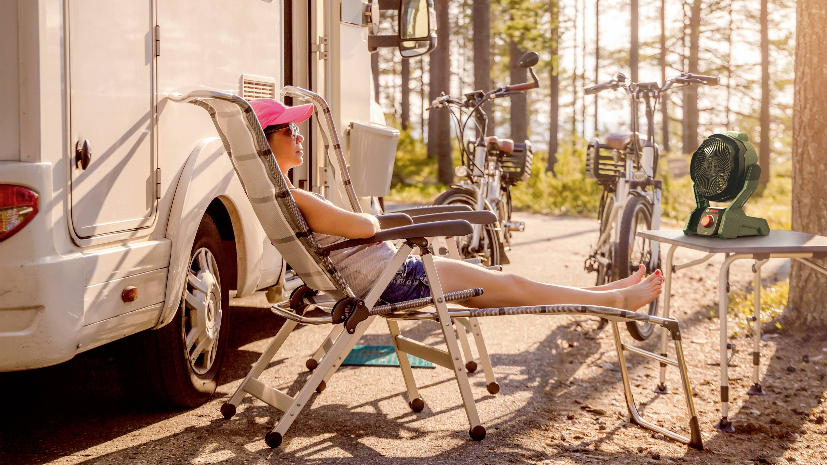 Bosch Home and Garden UniversalFan Tischventilator Grün, Schwarz LED-Kontrollleuchte, mit Beleuchtung