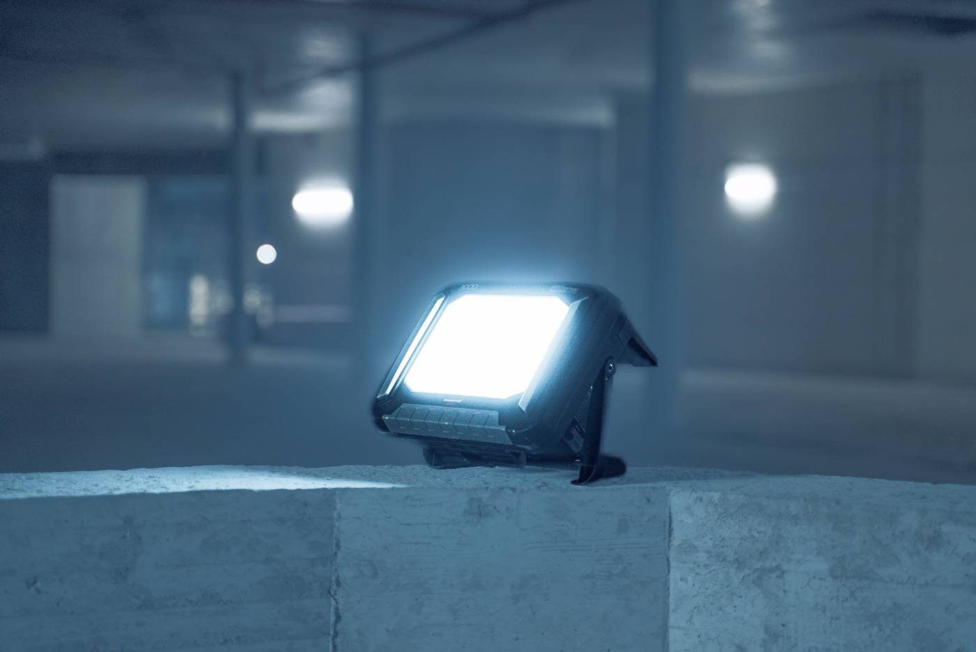 Brennenstuhl Multi Battery 3000MA Akku-Baustrahler 27W 3150lm 1173700007