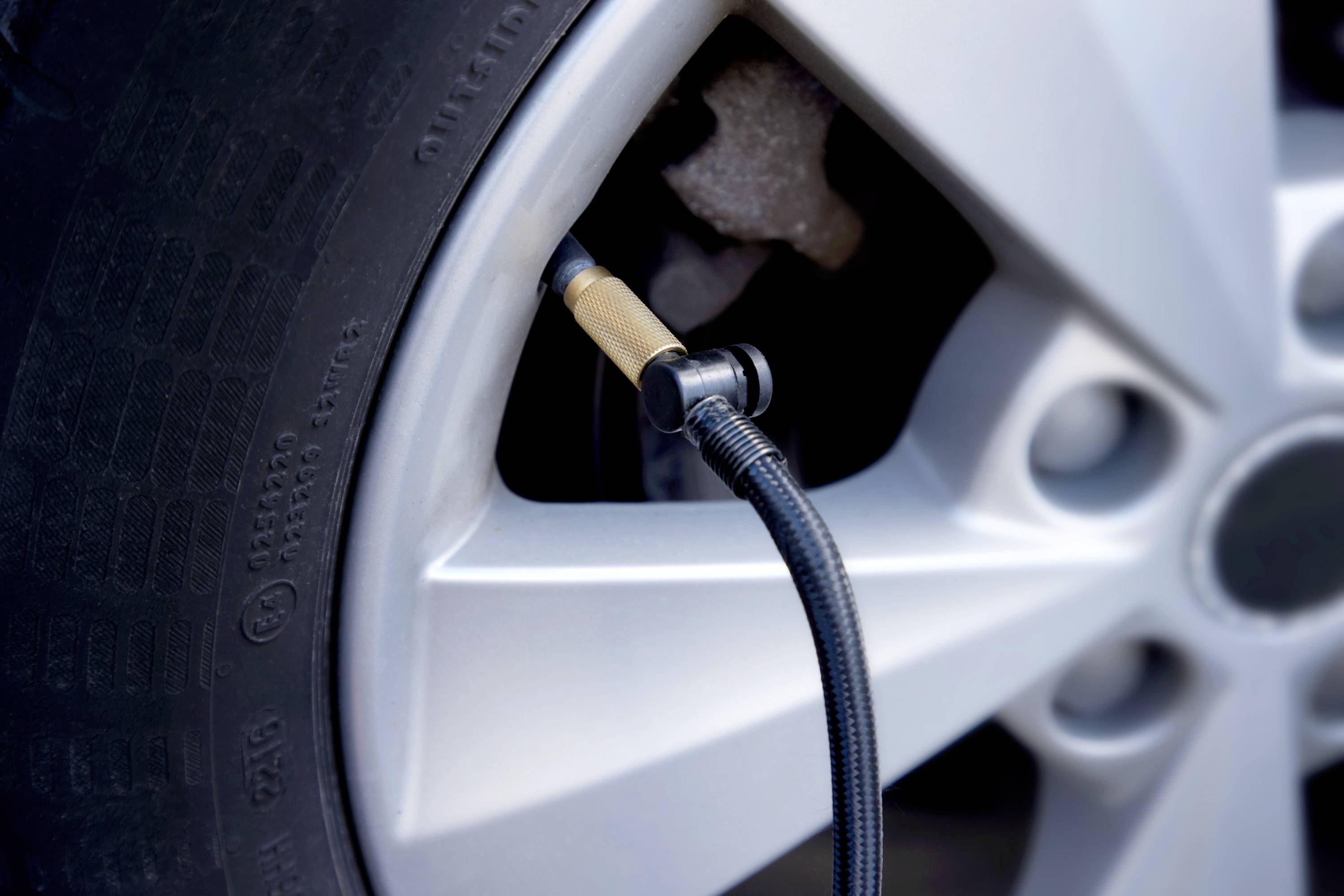 Osram Automotive OTIR6000 Kompressor TYREinflate 6000 5.5 bar Automatische Abschaltung, Digitales D