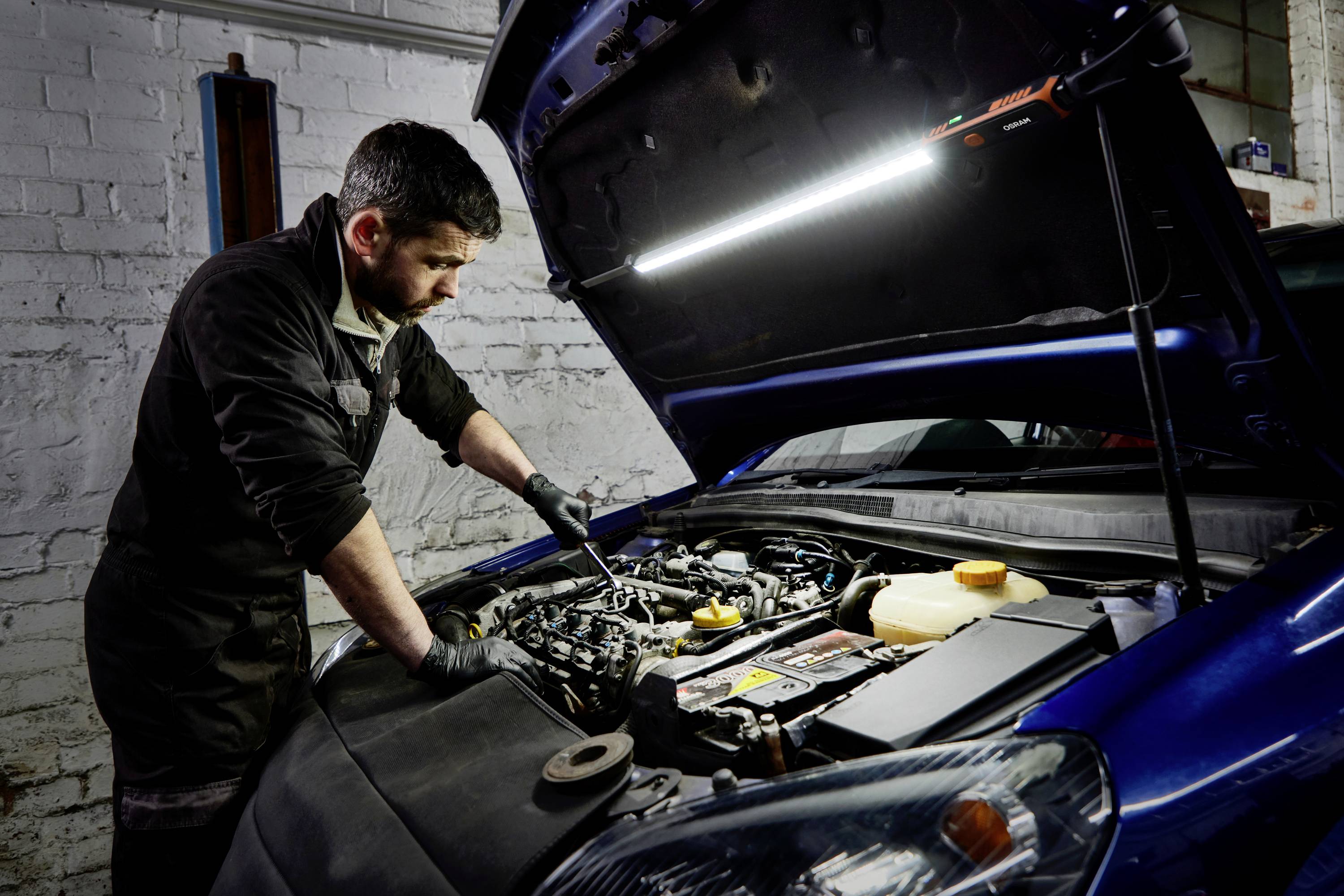 Osram Automotive LEDIL415 LEDinspect RECHARGEABLE UNDERBONNET LIGHT LED Motorhaubenleuchte akkubetrieben, über USB 16.28W 1200lm