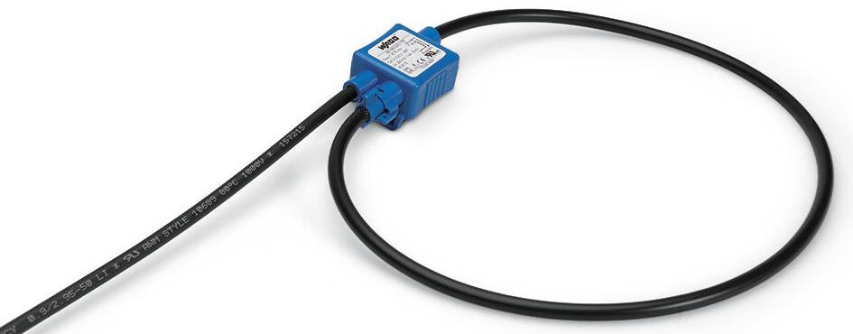 Das Bild zeigt einen blauen elektrischen Sensor mit einem langen, schwarzen Kabel in Form eines Ovals, verwendet für industrielle Anwendungen.