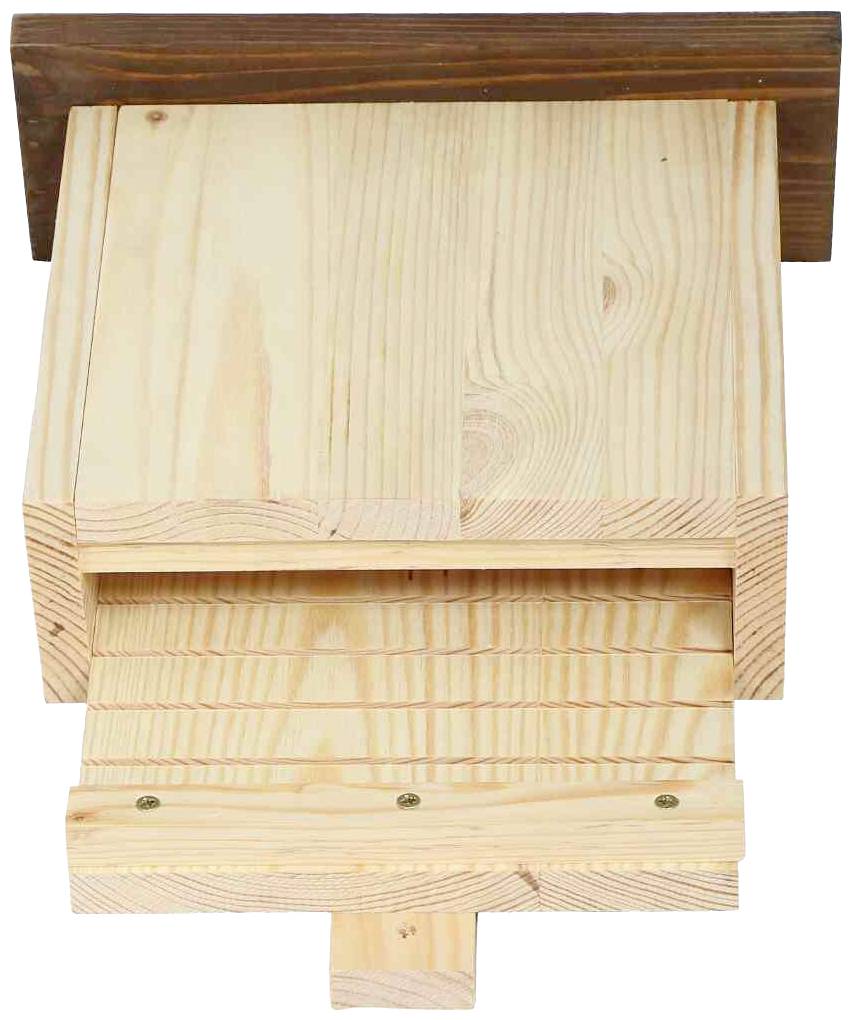 Holzkasten mit rechteckiger Öffnung, geeignet als Fledermauskasten zur Anbringung an Bäumen oder Wänden.