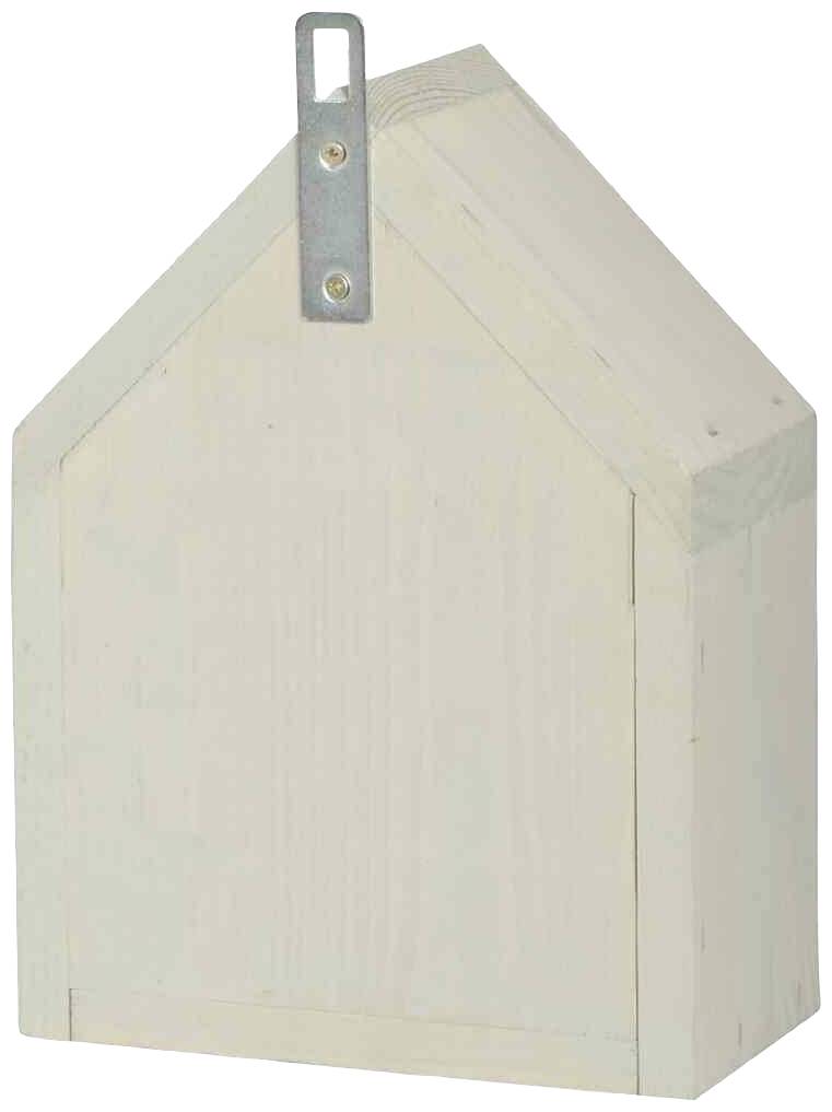 Ein einfaches, unbemaltes Holzhaus mit einem Metallhaken oben zur Befestigung an einer Wand oder einem Baum.