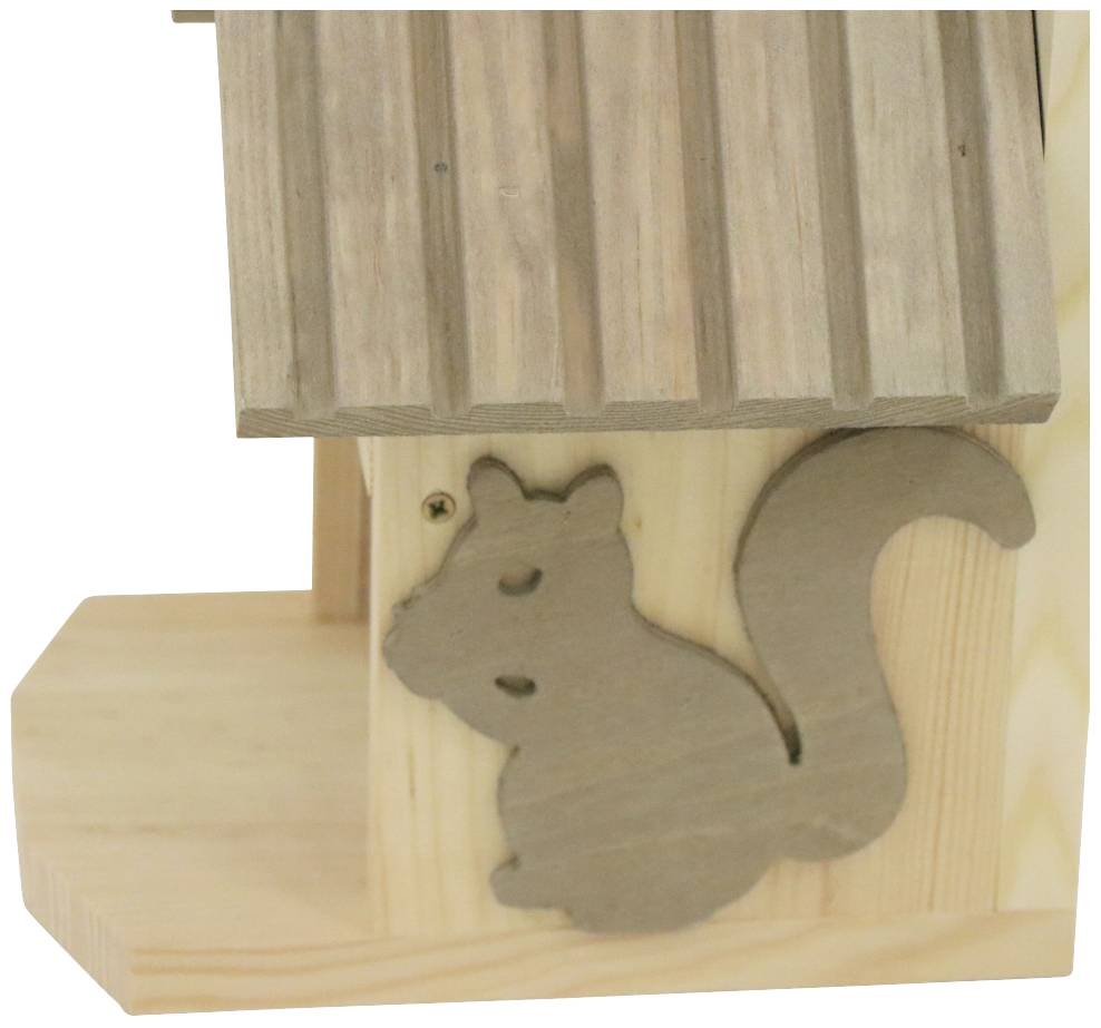 Kleines hölzernes Vogelhaus mit einem ausgeschnittenen Eichhörnchen-Design an der Seite.