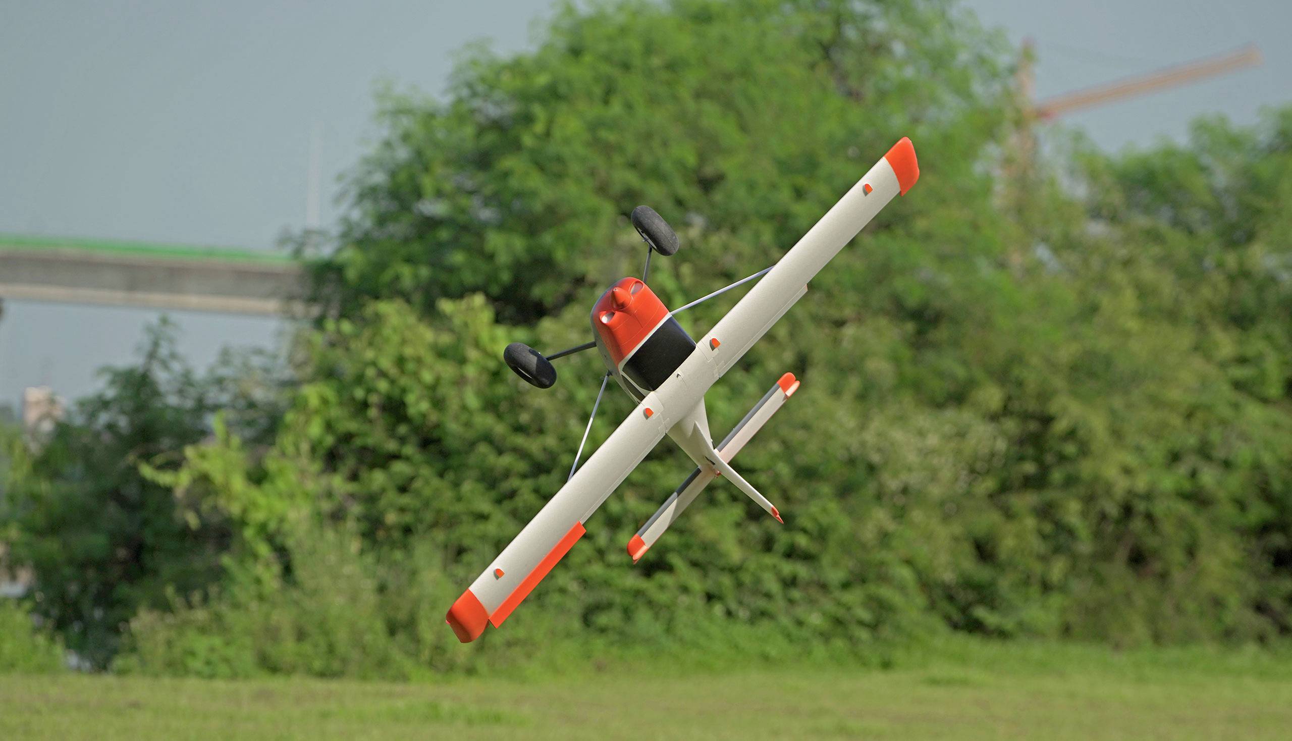 Amewi AMXPlanes Tasman Weiß, Orange, Grau RC Modellflugzeug PNP 1500mm
