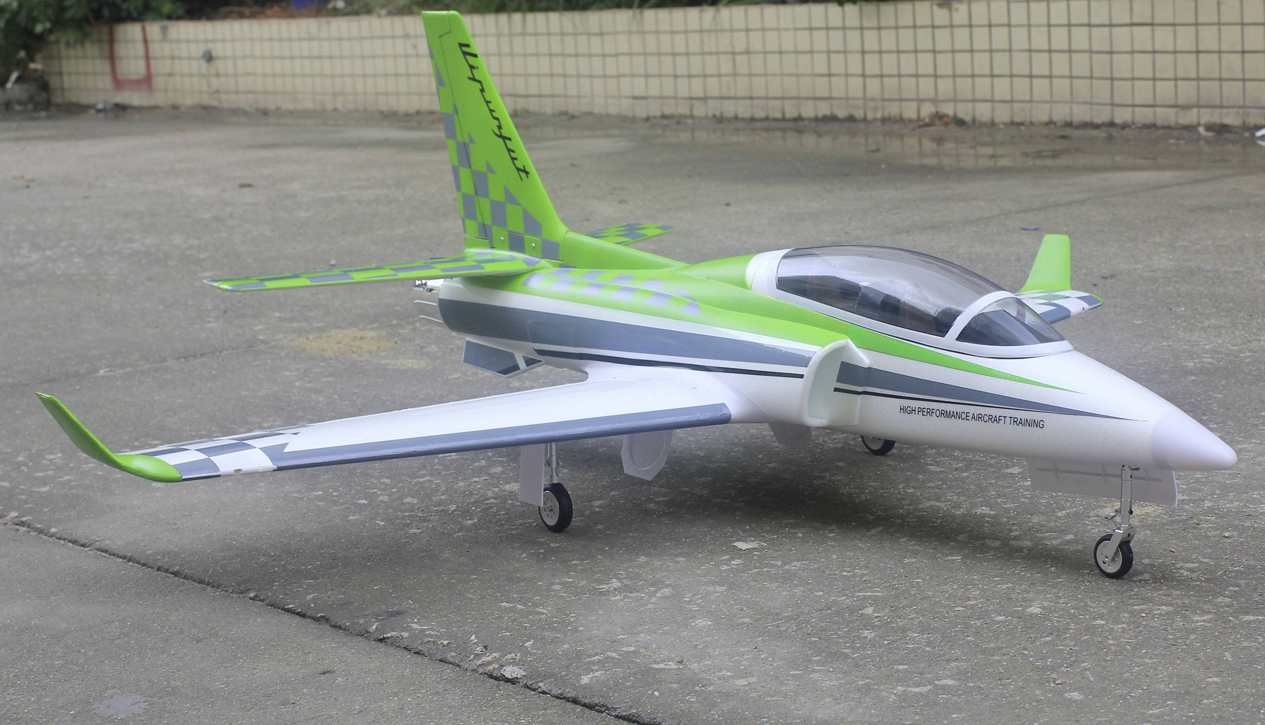 Amewi AMXFlight Viper Jet V4 Grün RC Jetmodell PNP 1450mm