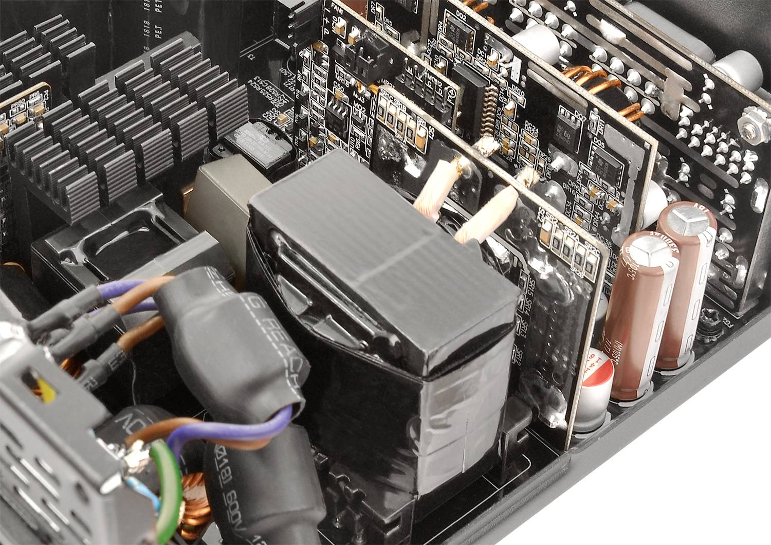 Thermaltake Toughpower GF3 1200W Gold PC Netzteil 1200 W ATX 80PLUS® Gold