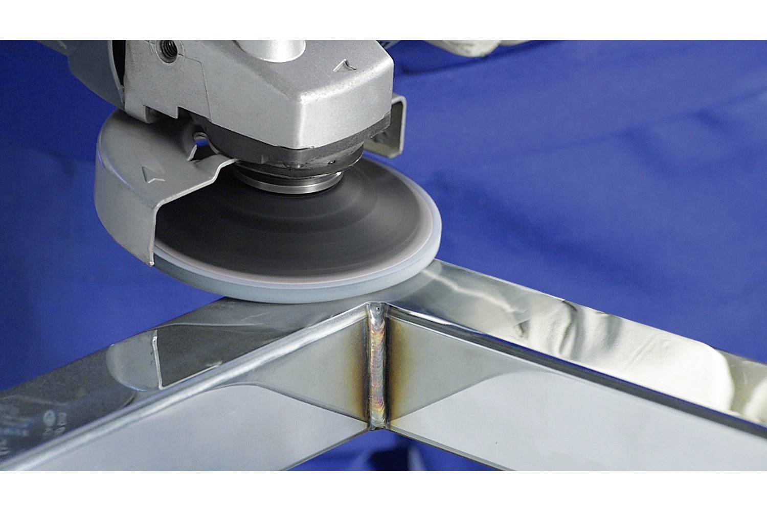 PFERD 42098003 COMBICLICK-Vliesronden-Set Ø125mm VRH A100C, 180M, 240F und PNER W F mit CC-H-GT-Stützteller für Finish