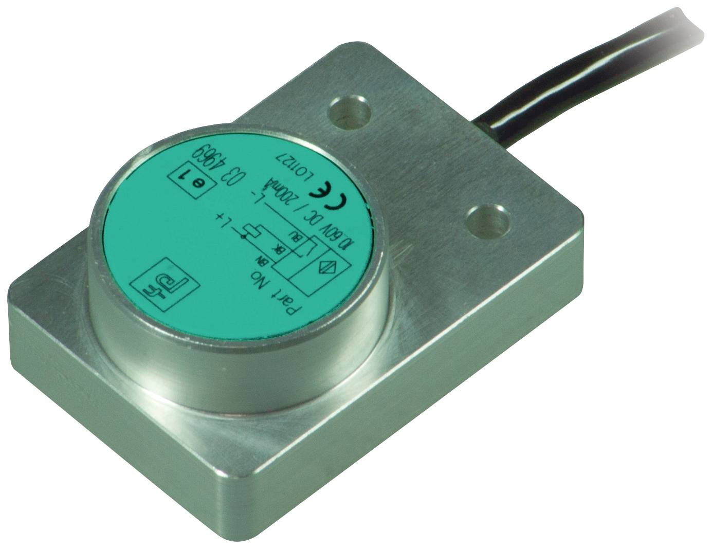 Metallsensor mit grüner Oberseite, Kabelanschluss und technischen Daten aufgedruckt.