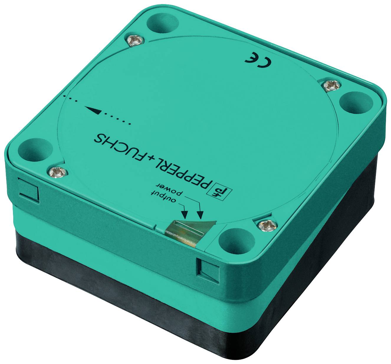 Ein quadratischer Sensor von Pepperl+Fuchs, grün und schwarz, mit Modellbezeichnung und CE-Kennzeichnung auf der Oberseite.
